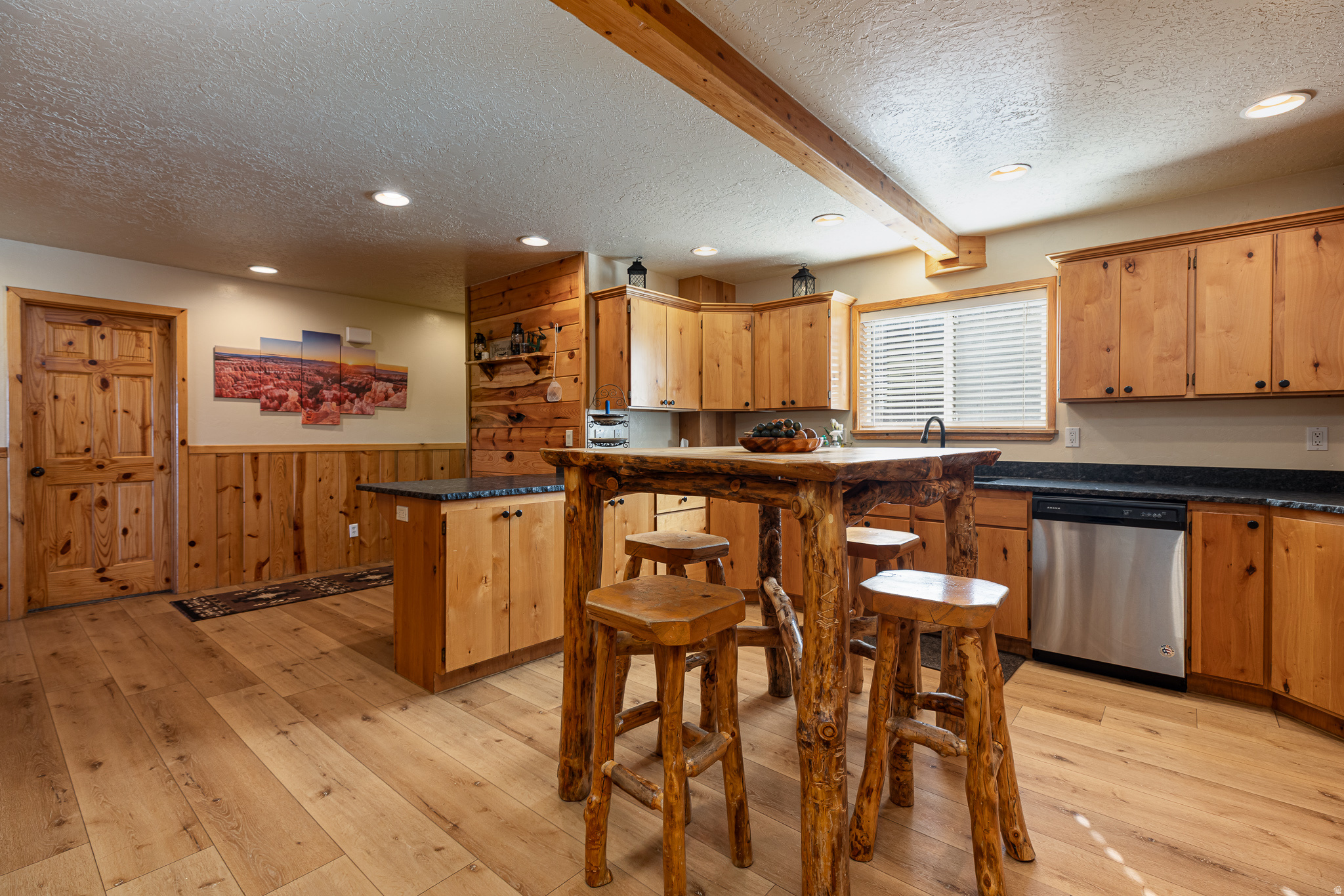 ELK RIDGE ESTATE - Residential