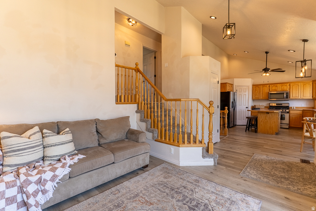 STONEGATE - Residential