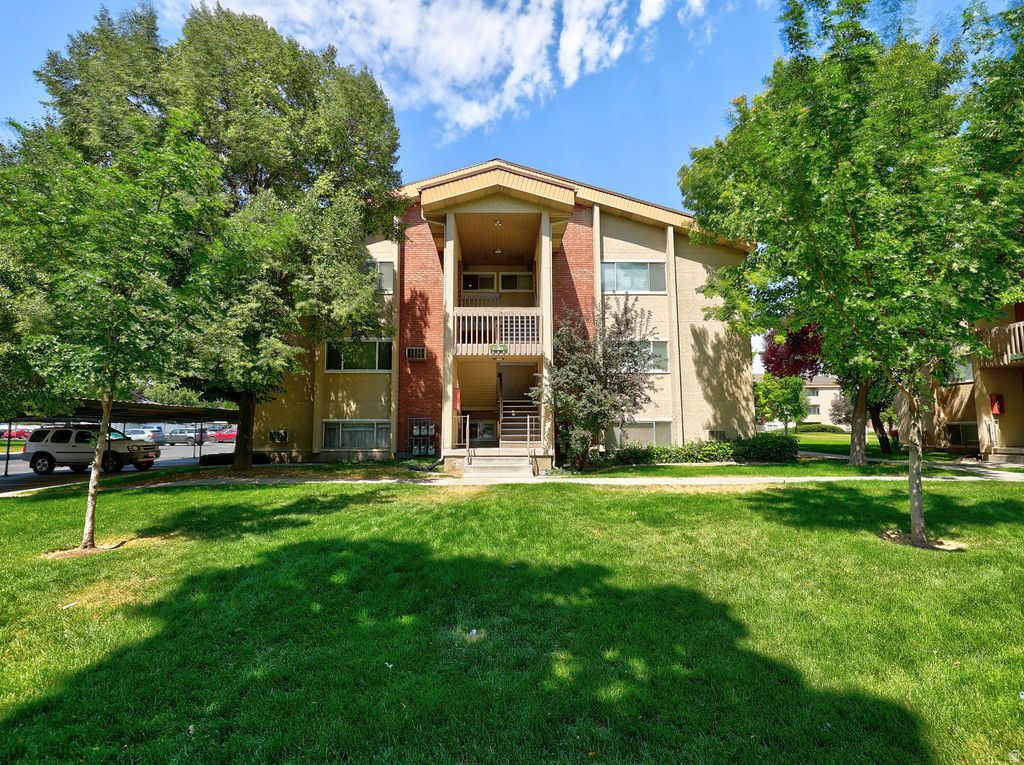 Beautiful ground level condo in a prime West Jordan location! This move-in ready home features an updated kitchen with white shaker cabinetry, updated countertops, subway tile backsplash, and stainless steel appliances. The spacious living area offers abundant natural light and durable flooring. Enjoy the convenience of ground level living with easy access and a private patio. Ideally situated just off Redwood Road and 7800 South, commuting is effortless with quick access to I-15 and major routes. Walk to Veterans Memorial Park, the West Jordan Library, and the Gene Fullmer Fitness & Recreation Center. You'll also love being close to several schools, shopping, dining, and the charming boutiques and restaurants at Gardner Village. Recreation is just minutes away with Topgolf, Mountain View Golf Course, and Big Cottonwood Canyon offering world-class hiking and skiing, all within easy reach. Salt Lake City International Airport is less than 20 minutes away. The community offers outstanding amenities including a clubhouse, swimming pool, fitness center, park, and beautifully maintained grounds, making this an excellent place to call home. Home is virtually staged to illustrate the home's potential.