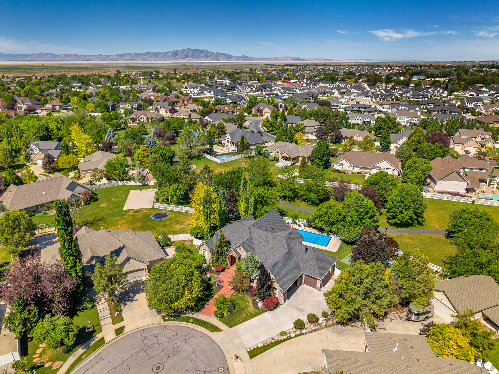 MOUNTAIN VISTAS - Residential