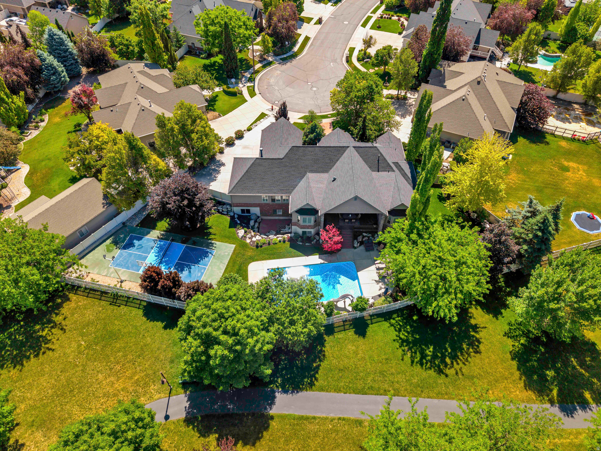 MOUNTAIN VISTAS - Residential