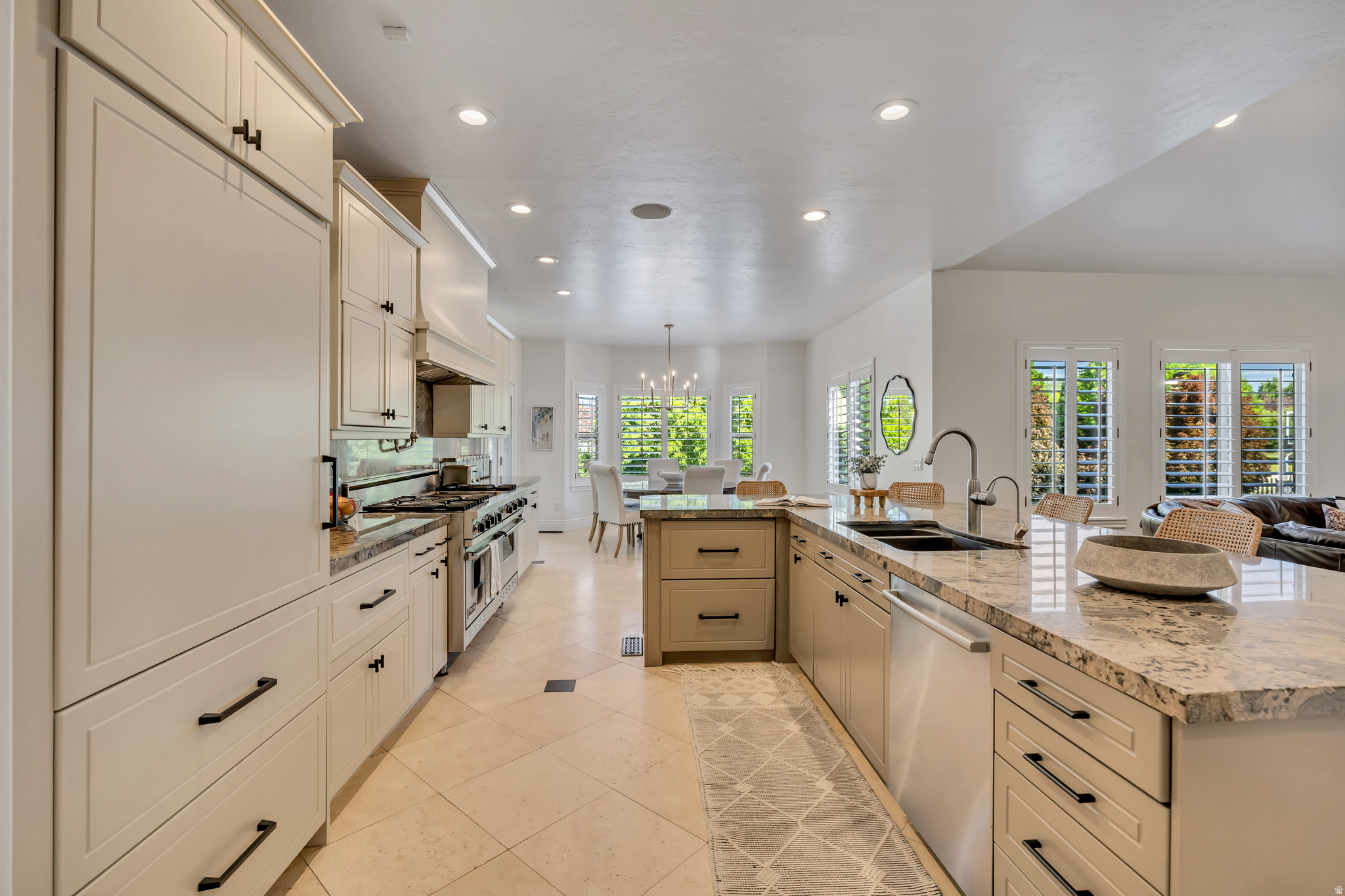 MOUNTAIN VISTAS - Residential