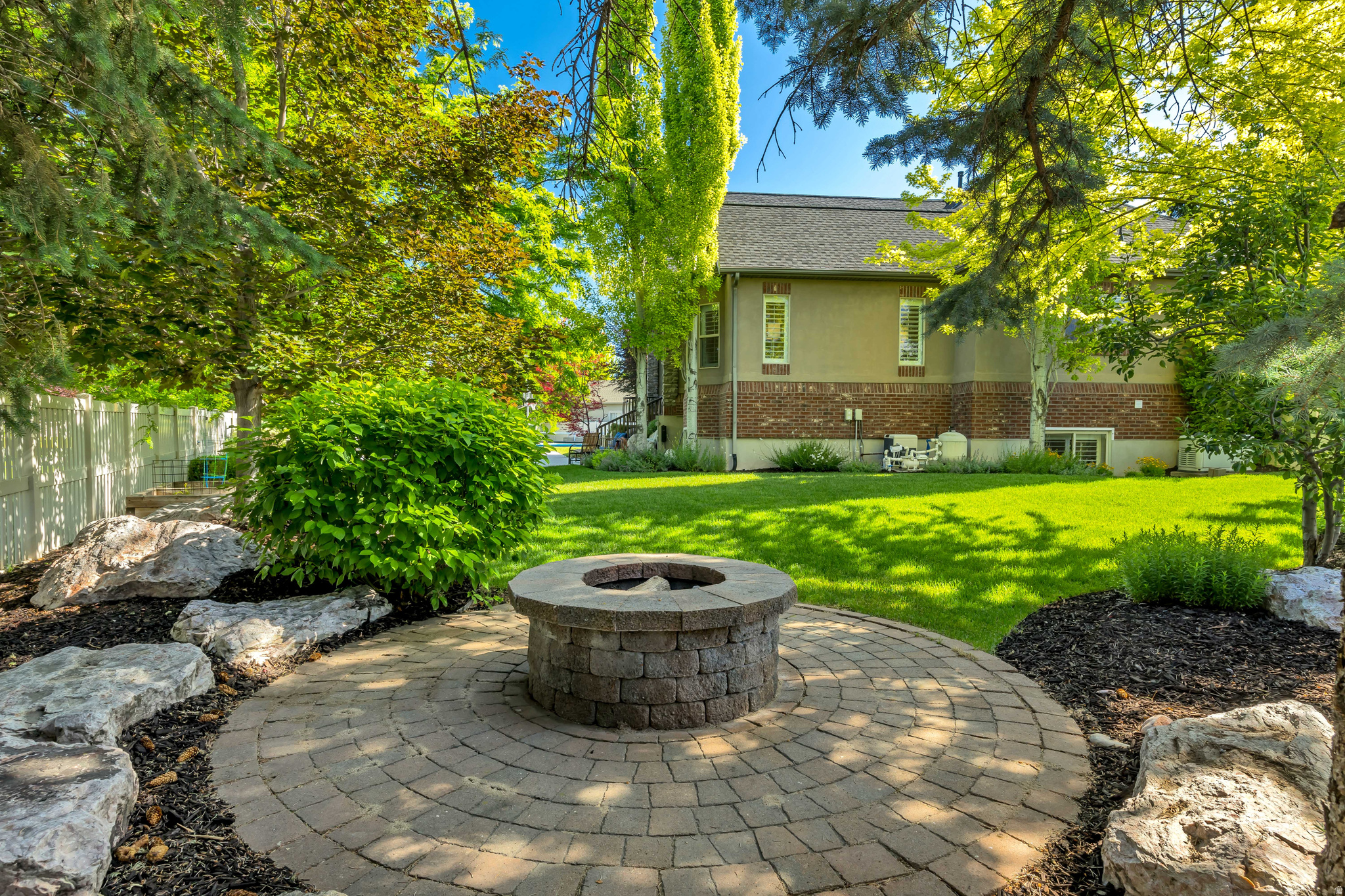 MOUNTAIN VISTAS - Residential