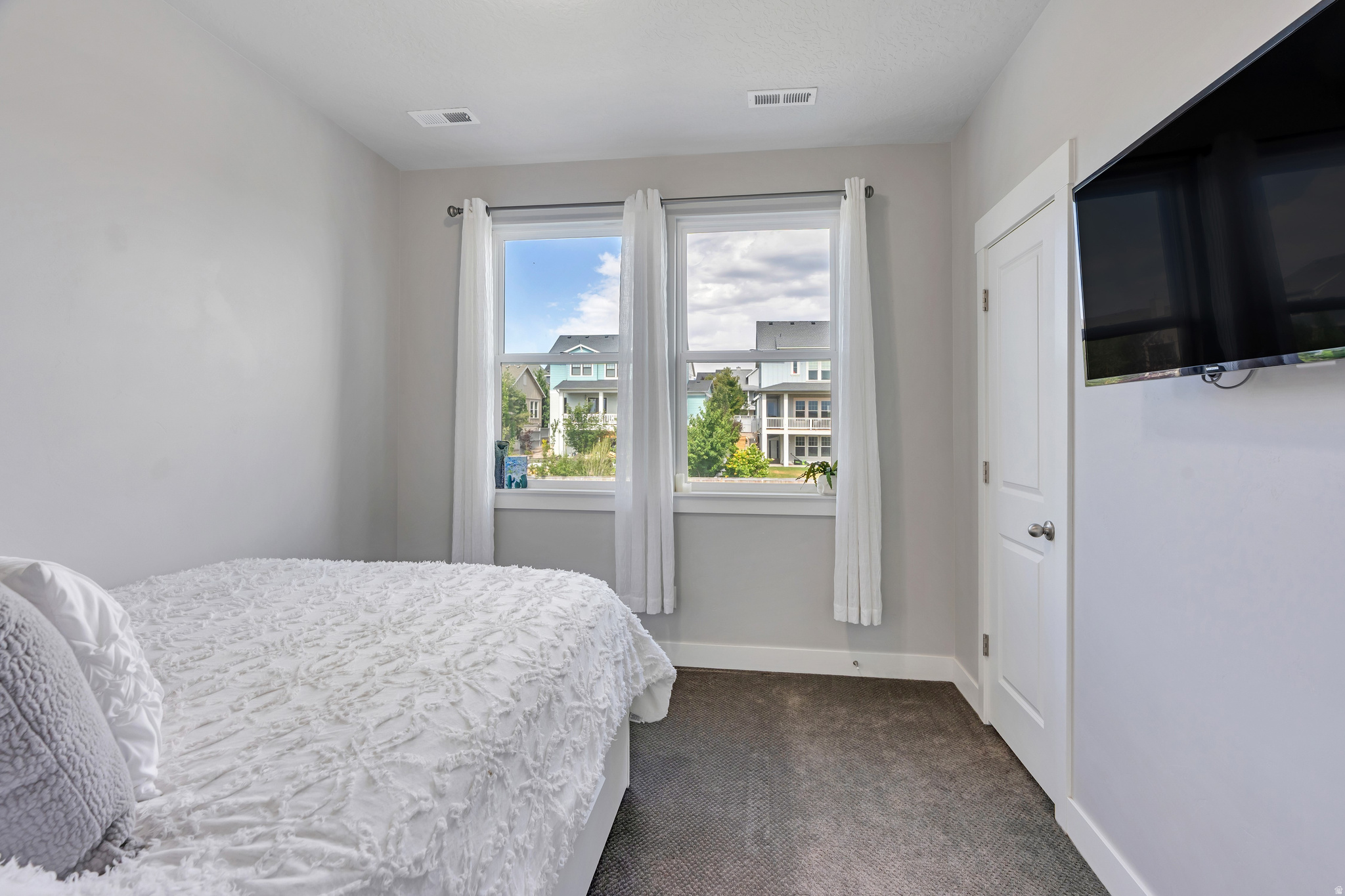 DAYBREAK - Residential