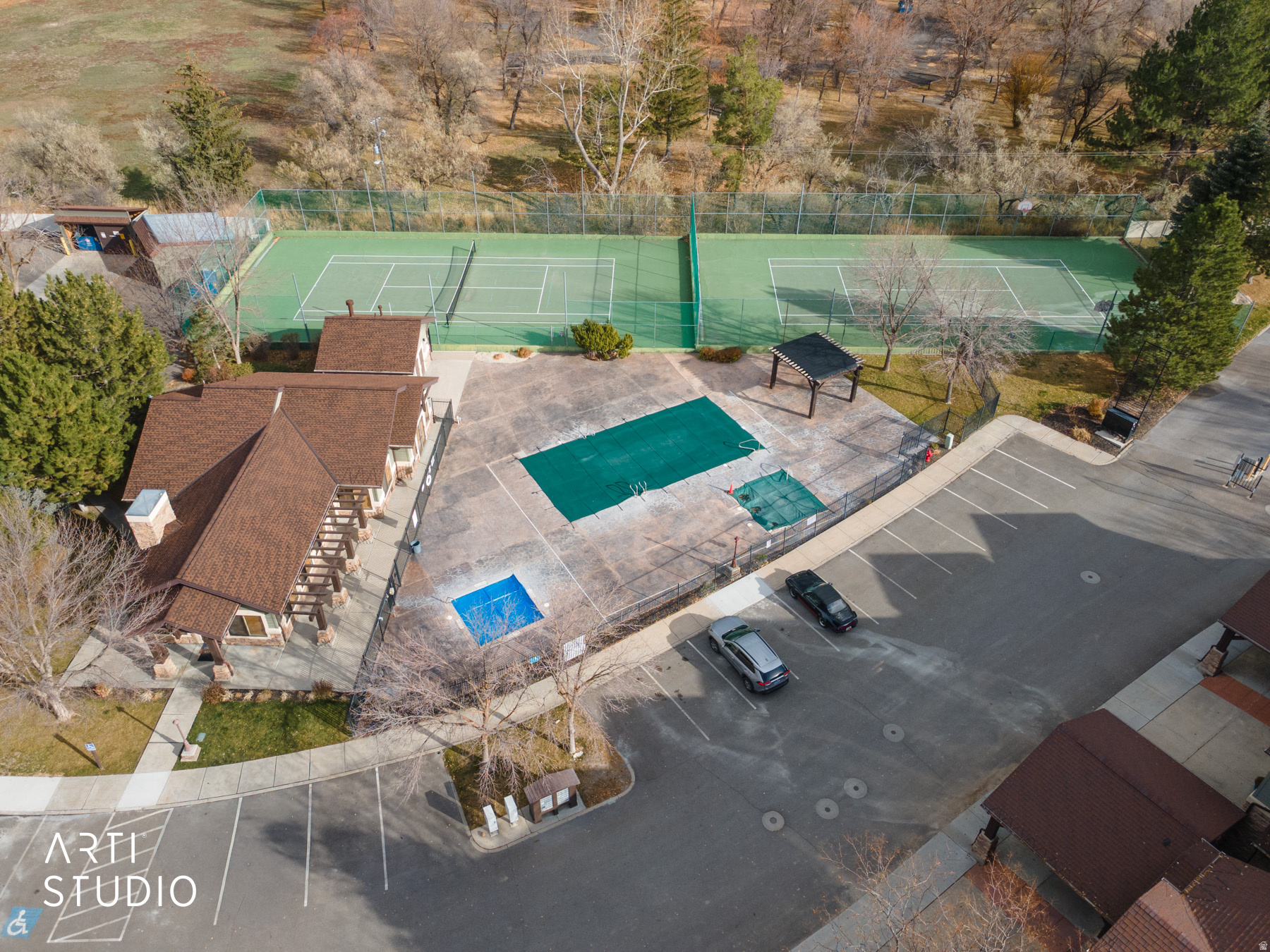 LAKESIDE VILLAGE - Residential