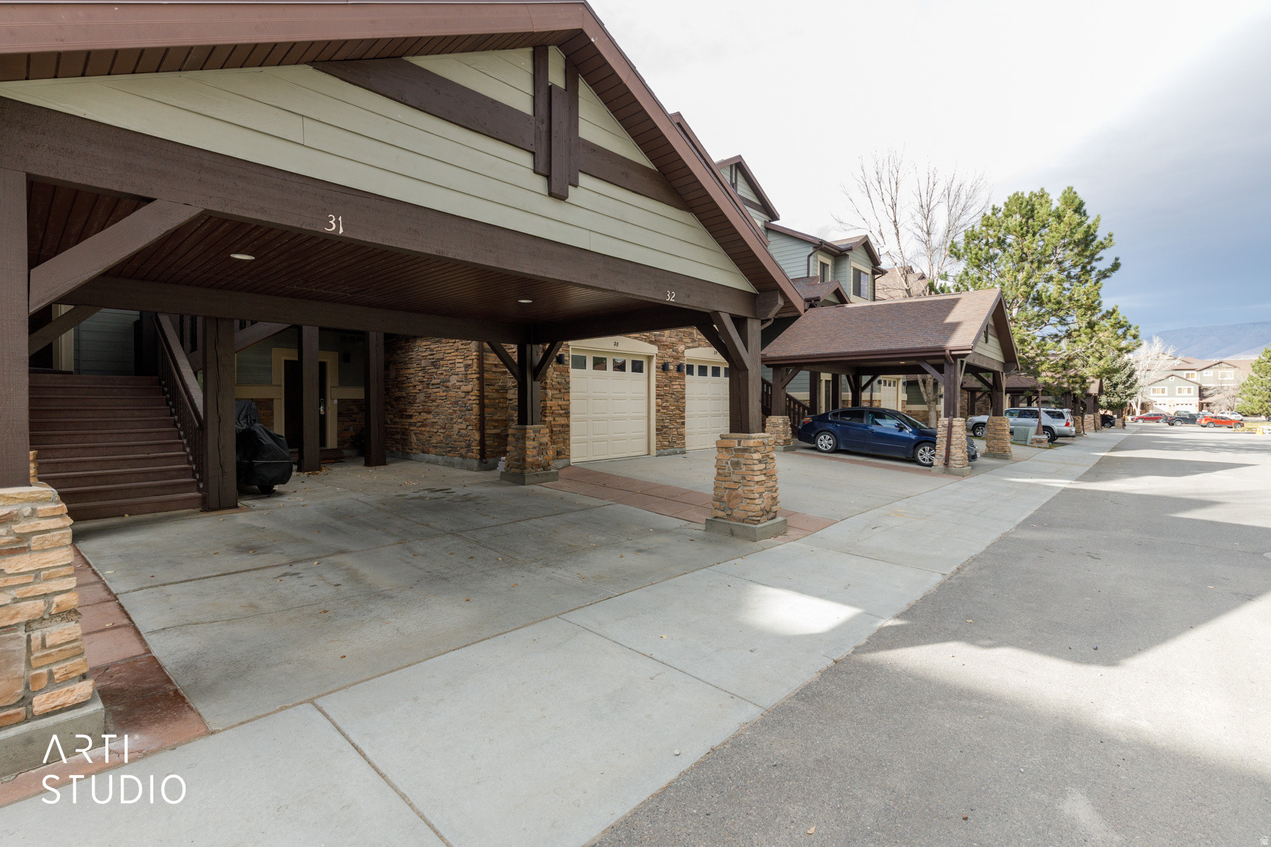 LAKESIDE VILLAGE - Residential