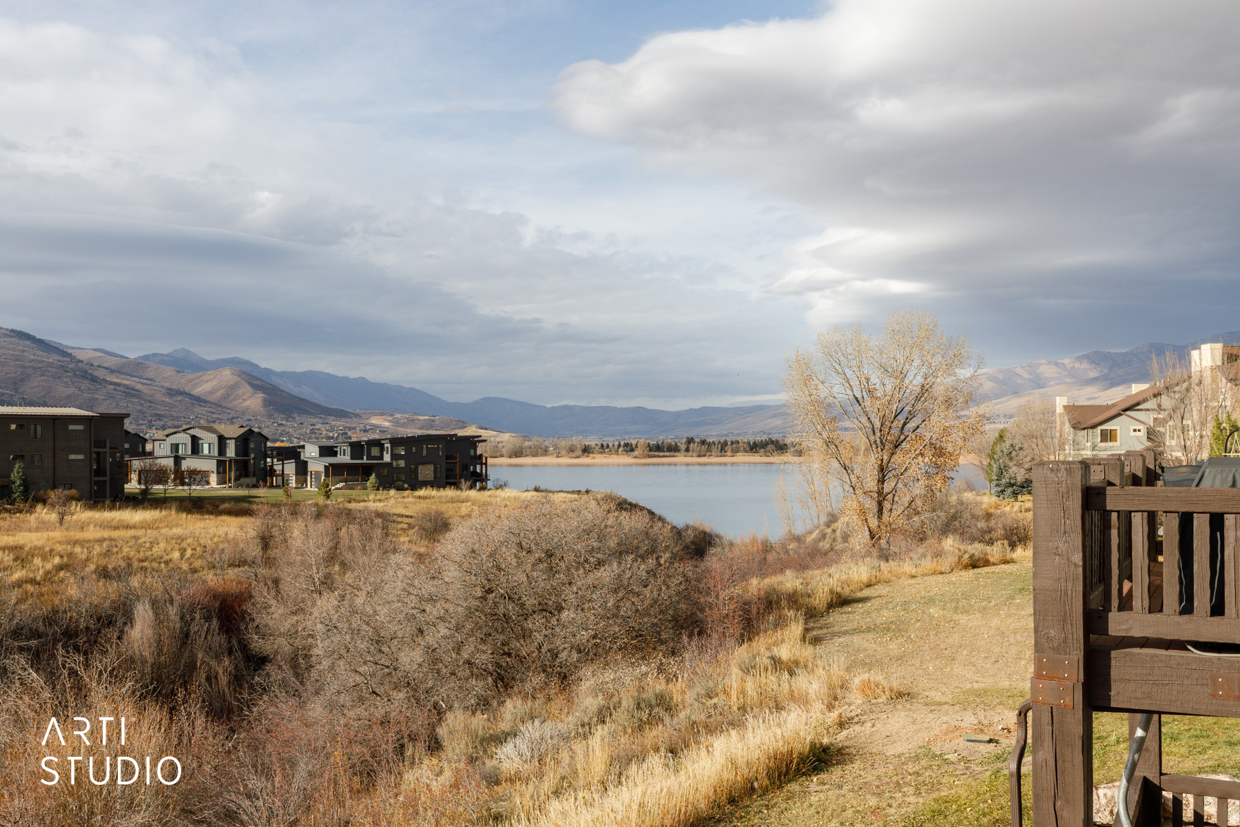 LAKESIDE VILLAGE - Residential