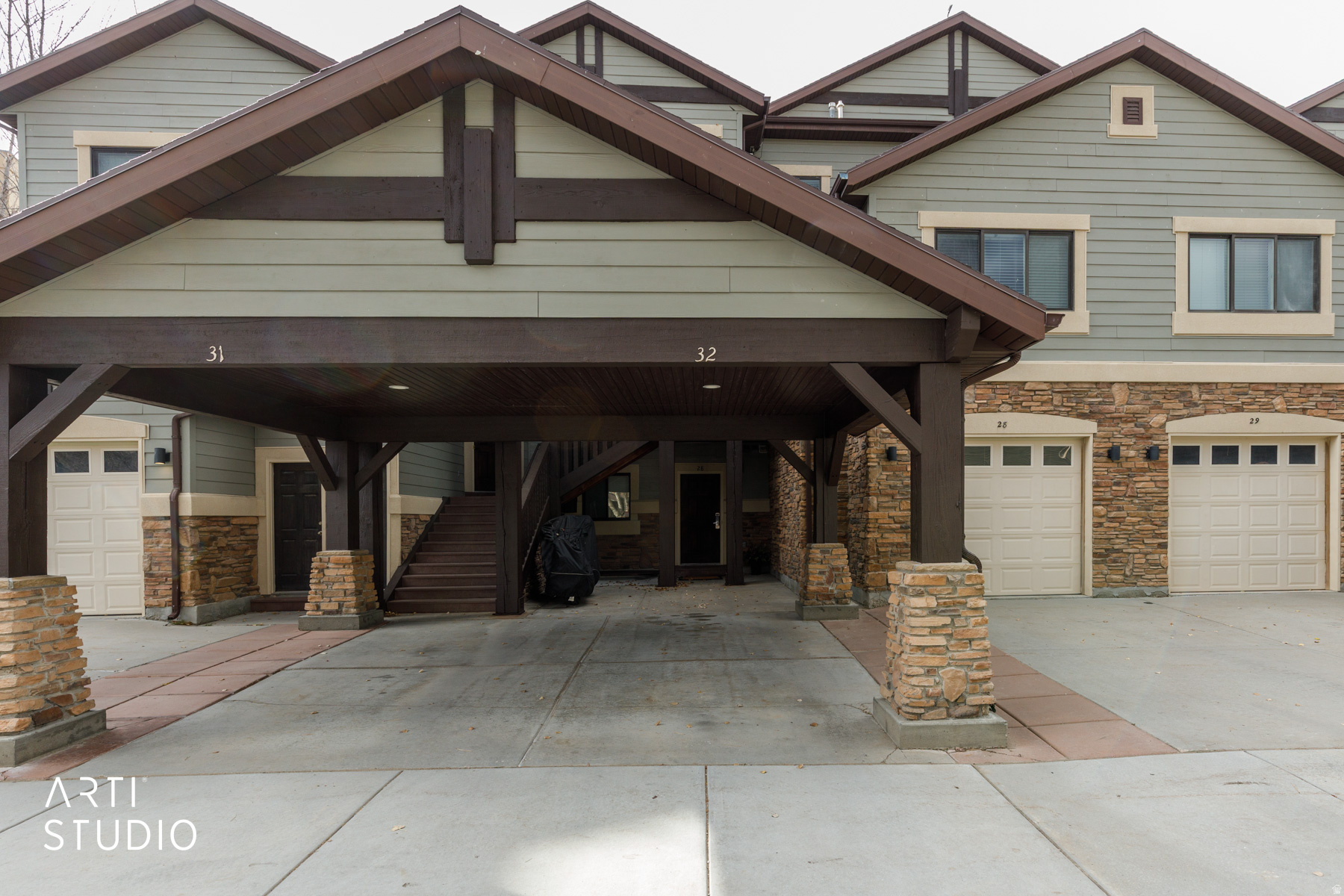 LAKESIDE VILLAGE - Residential