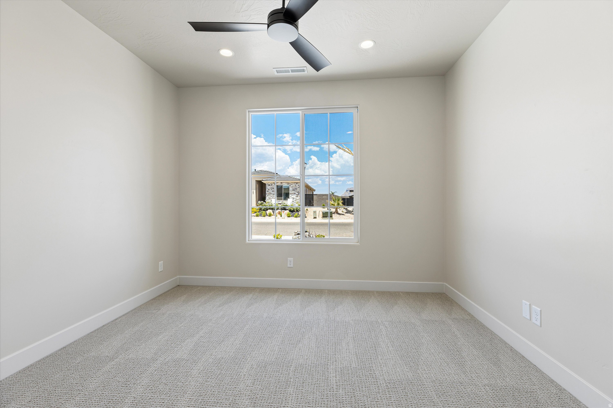 FALCON RIDGE - Residential
