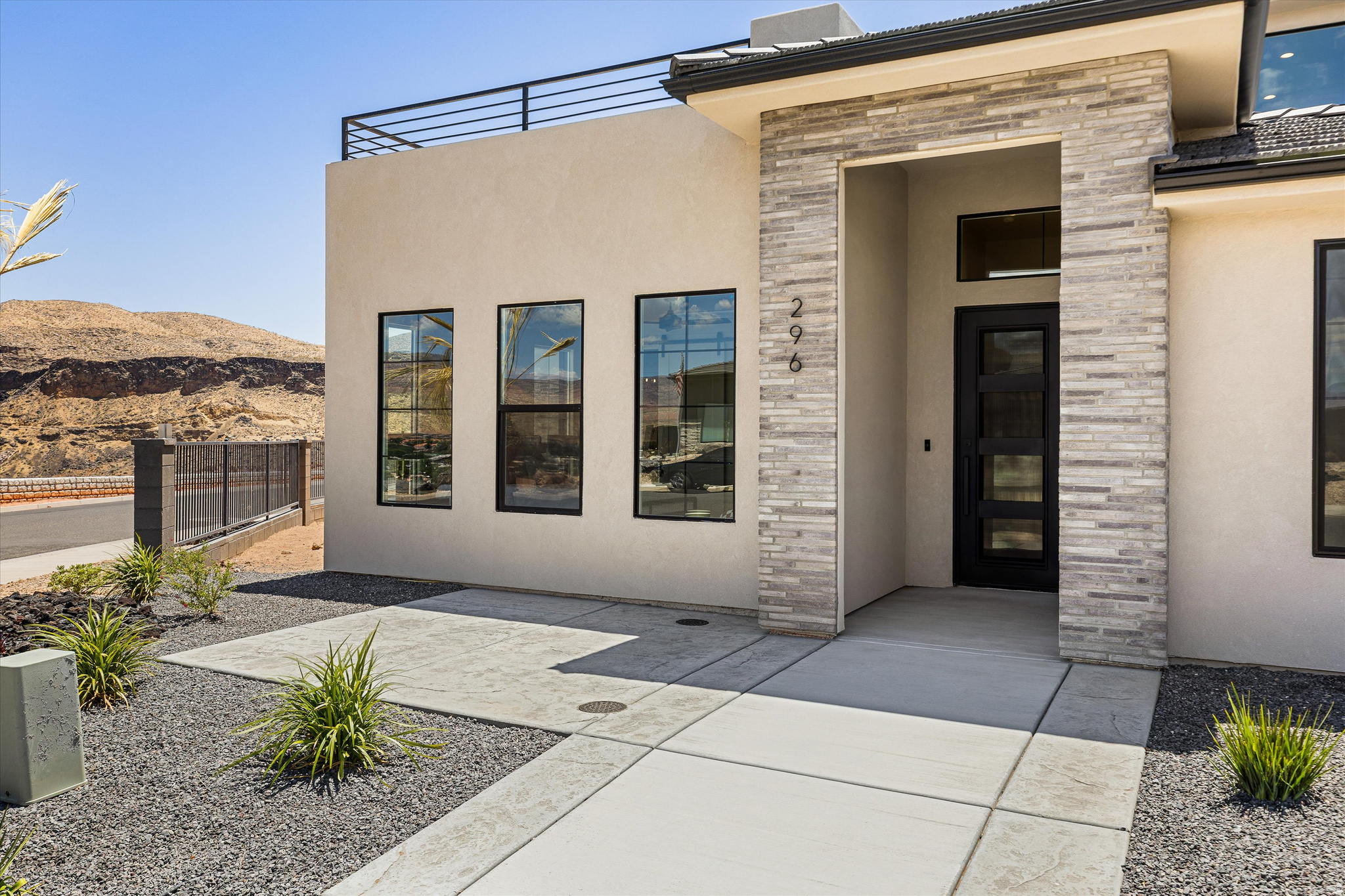 FALCON RIDGE - Residential