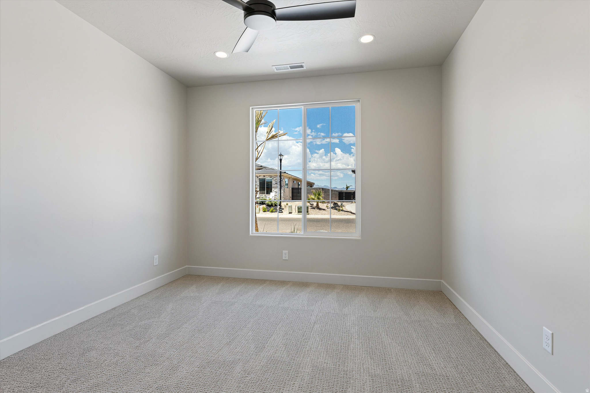 FALCON RIDGE - Residential