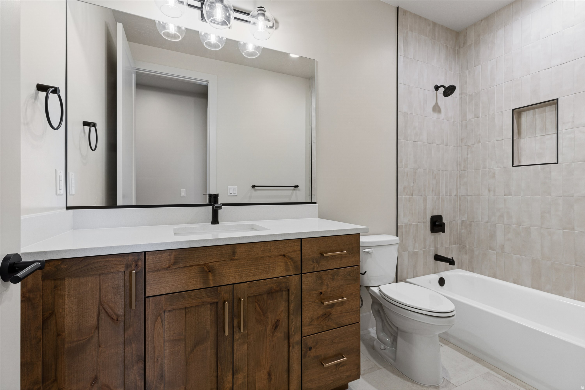 FALCON RIDGE - Residential