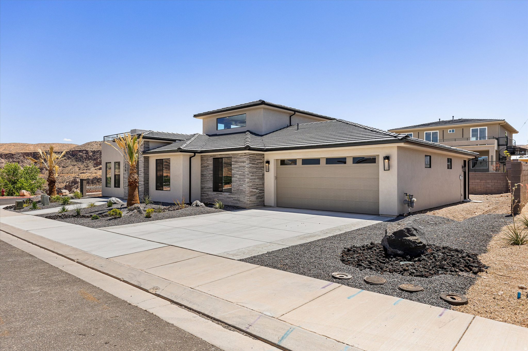 FALCON RIDGE - Residential