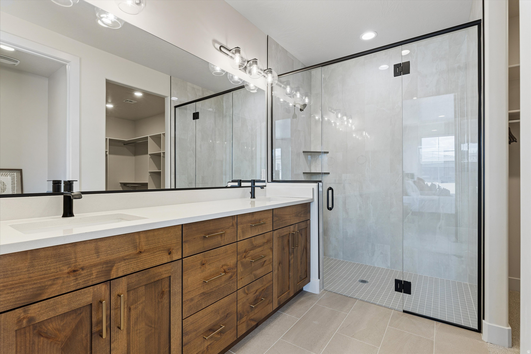 FALCON RIDGE - Residential
