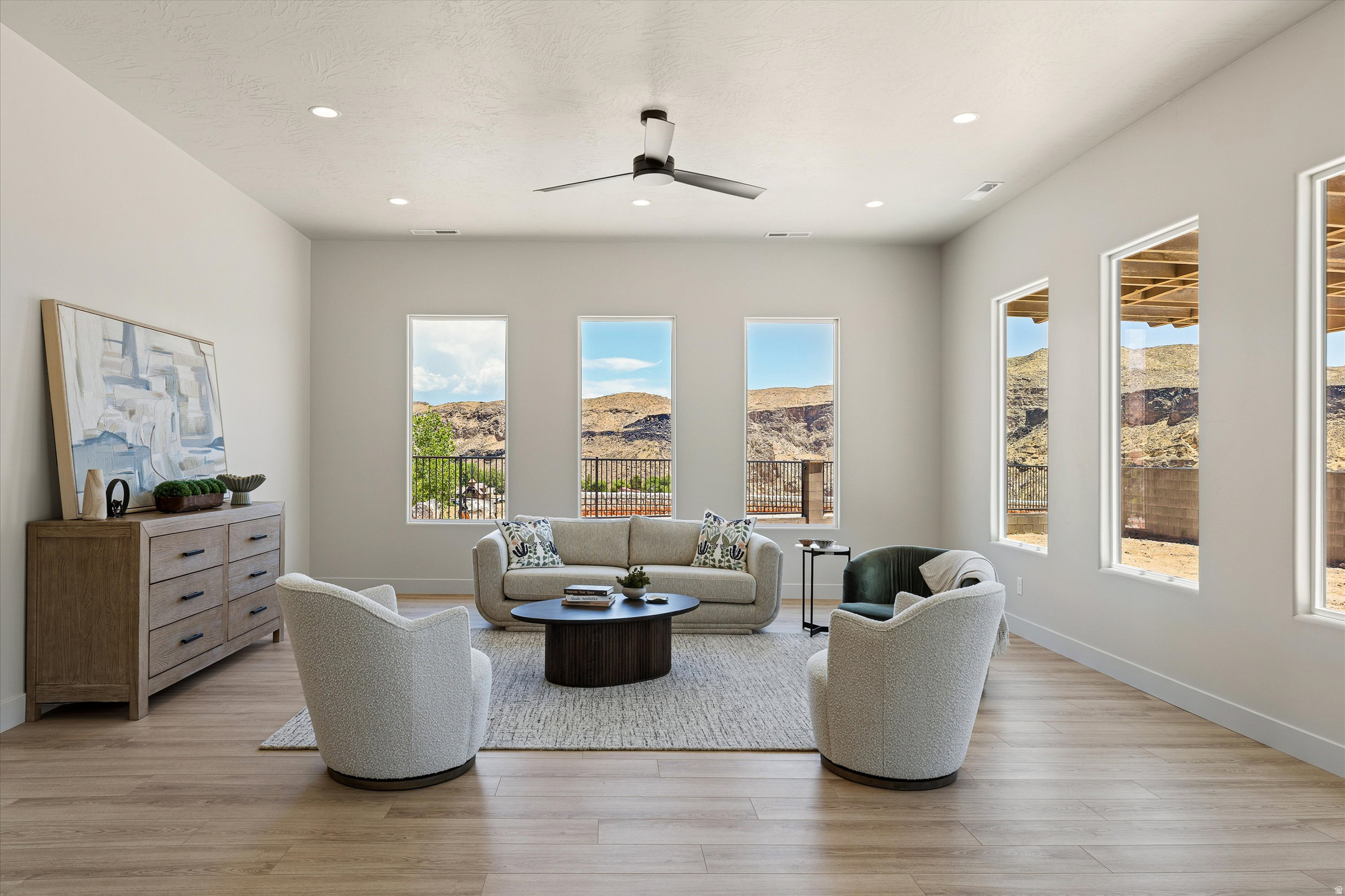 FALCON RIDGE - Residential