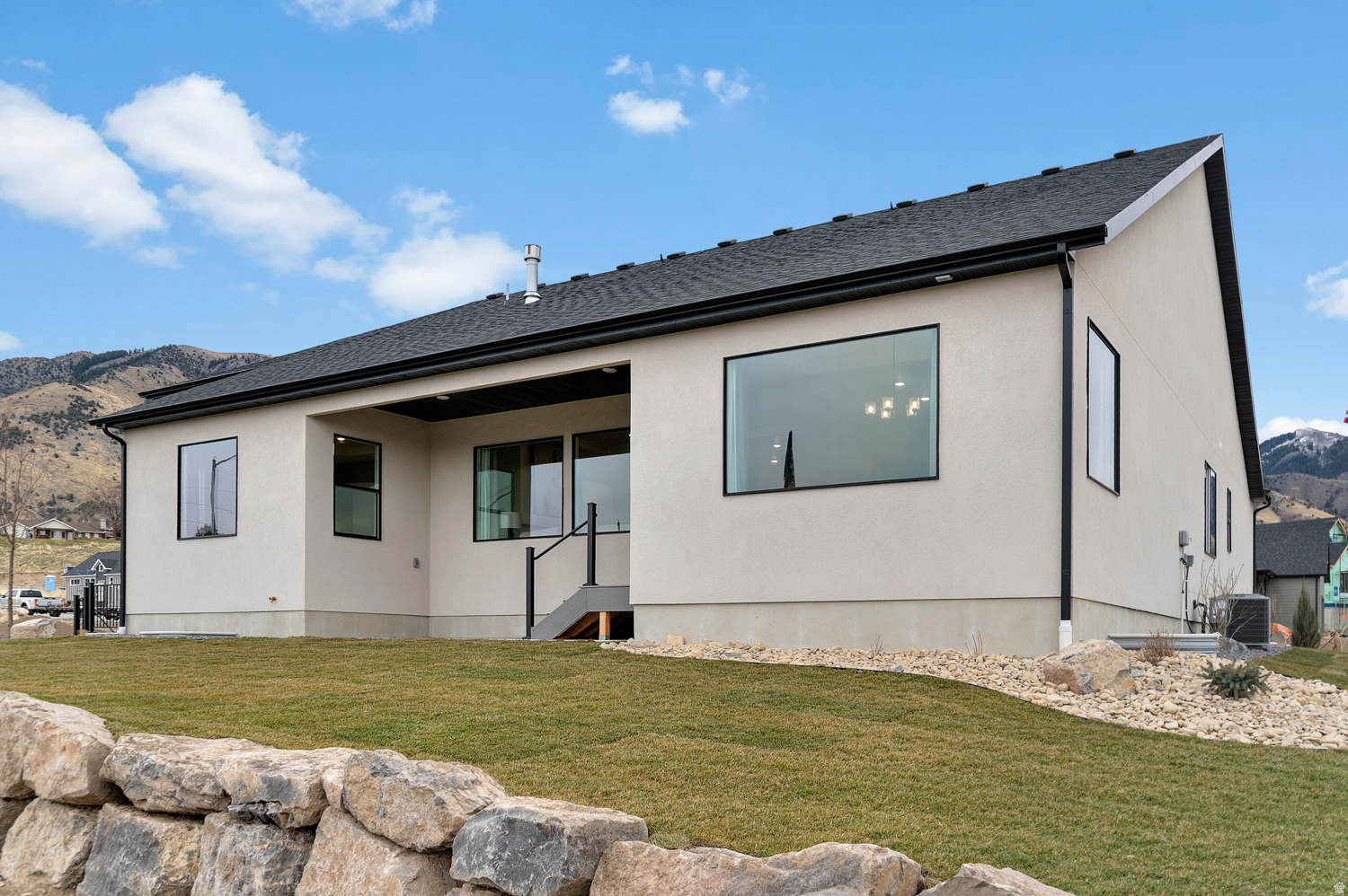 MOUNTAINSIDE ESTATES - Residential