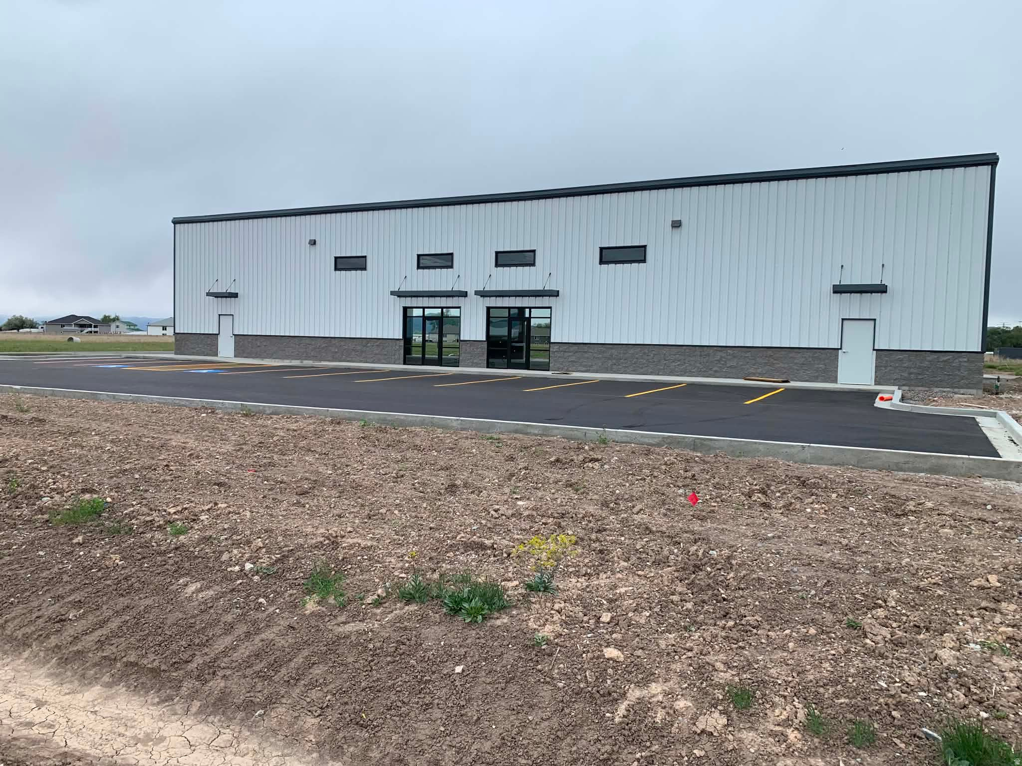 ELWOOD CROSSING - Commercial Sale