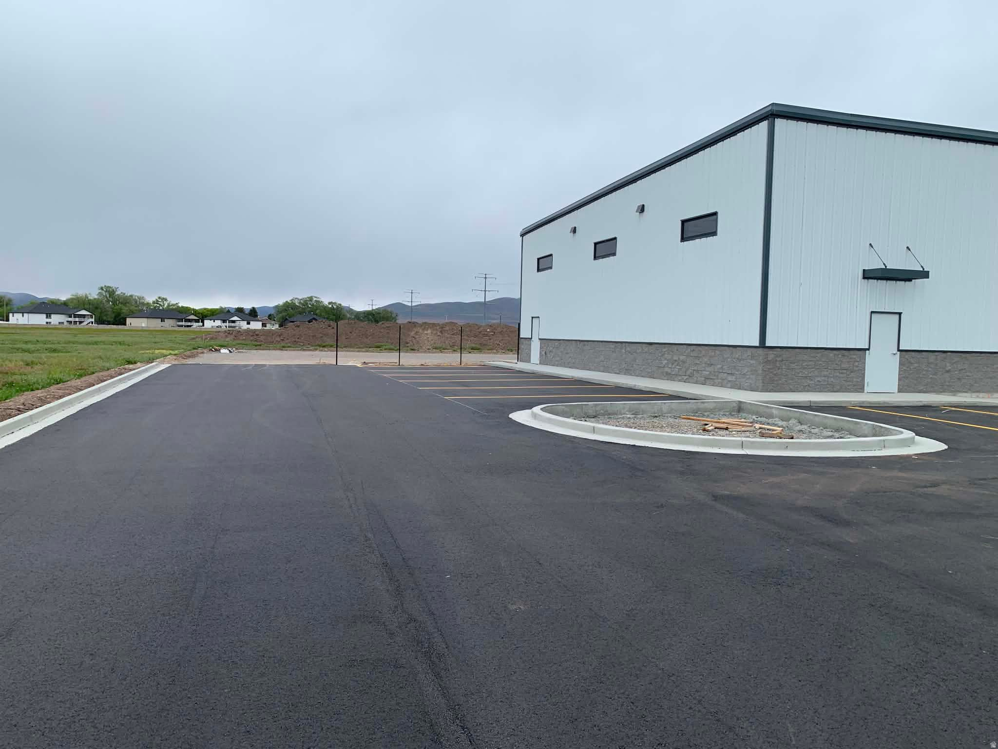 ELWOOD CROSSING - Commercial Sale
