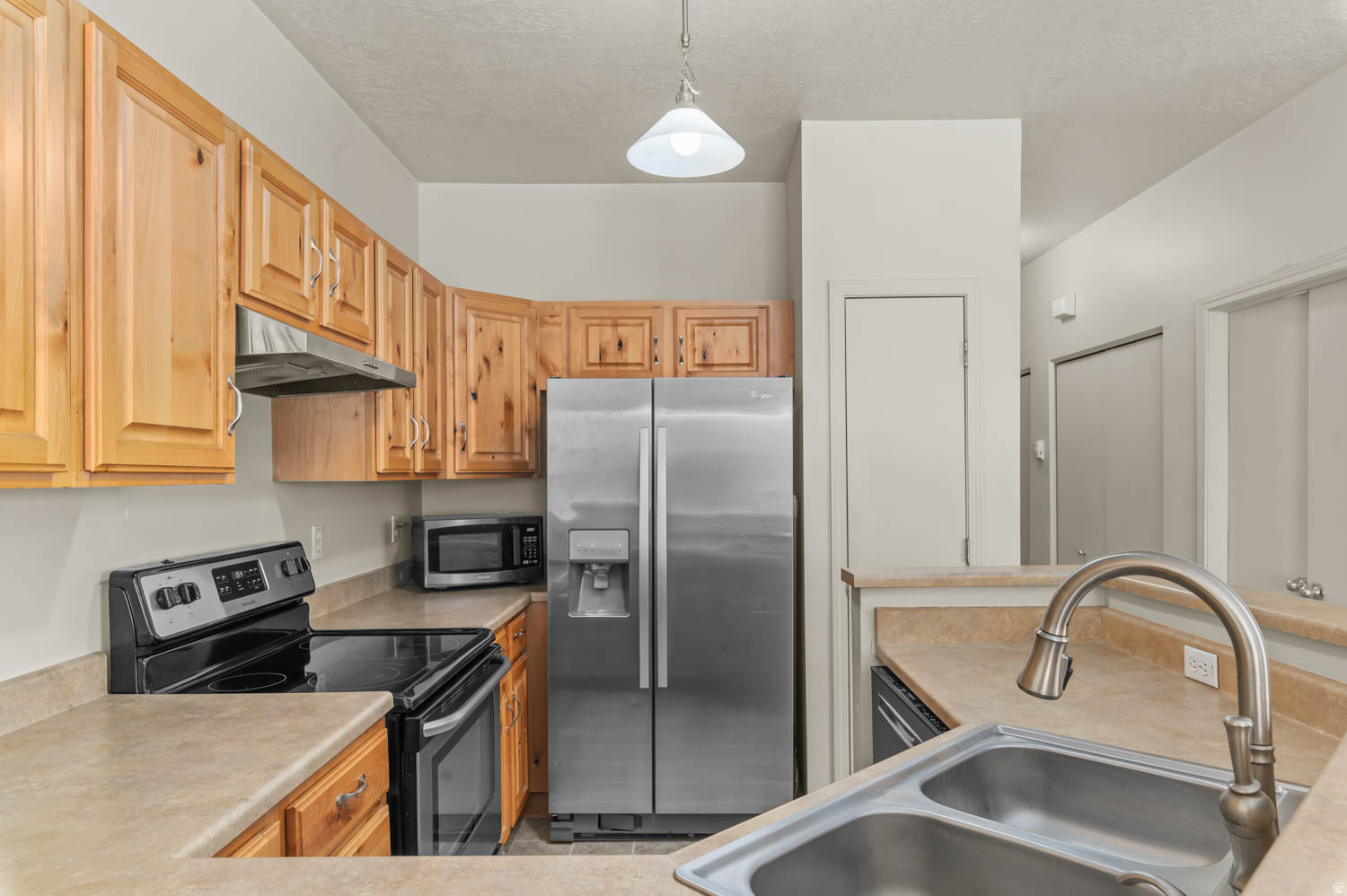 IVY SPRINGS CONDOMINIUMS PHASE 3 - Residential