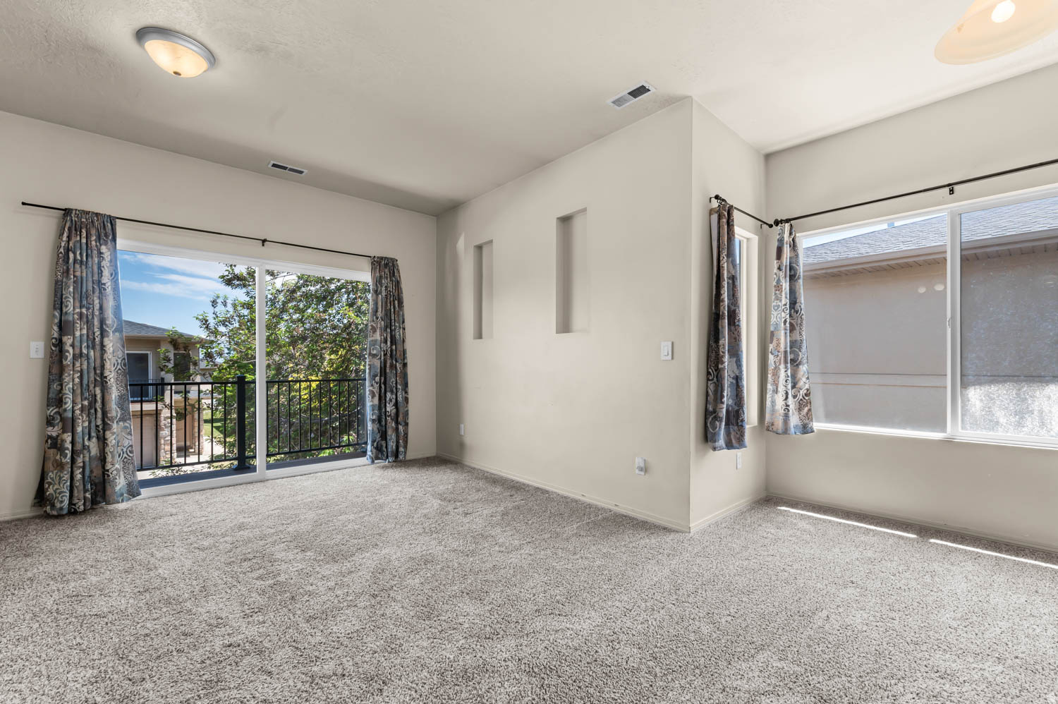 IVY SPRINGS CONDOMINIUMS PHASE 3 - Residential