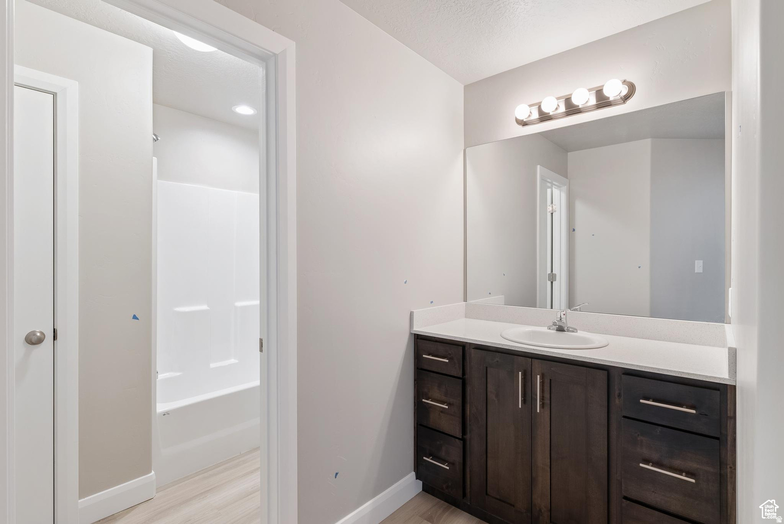 OAKRIDGE COVE - Residential