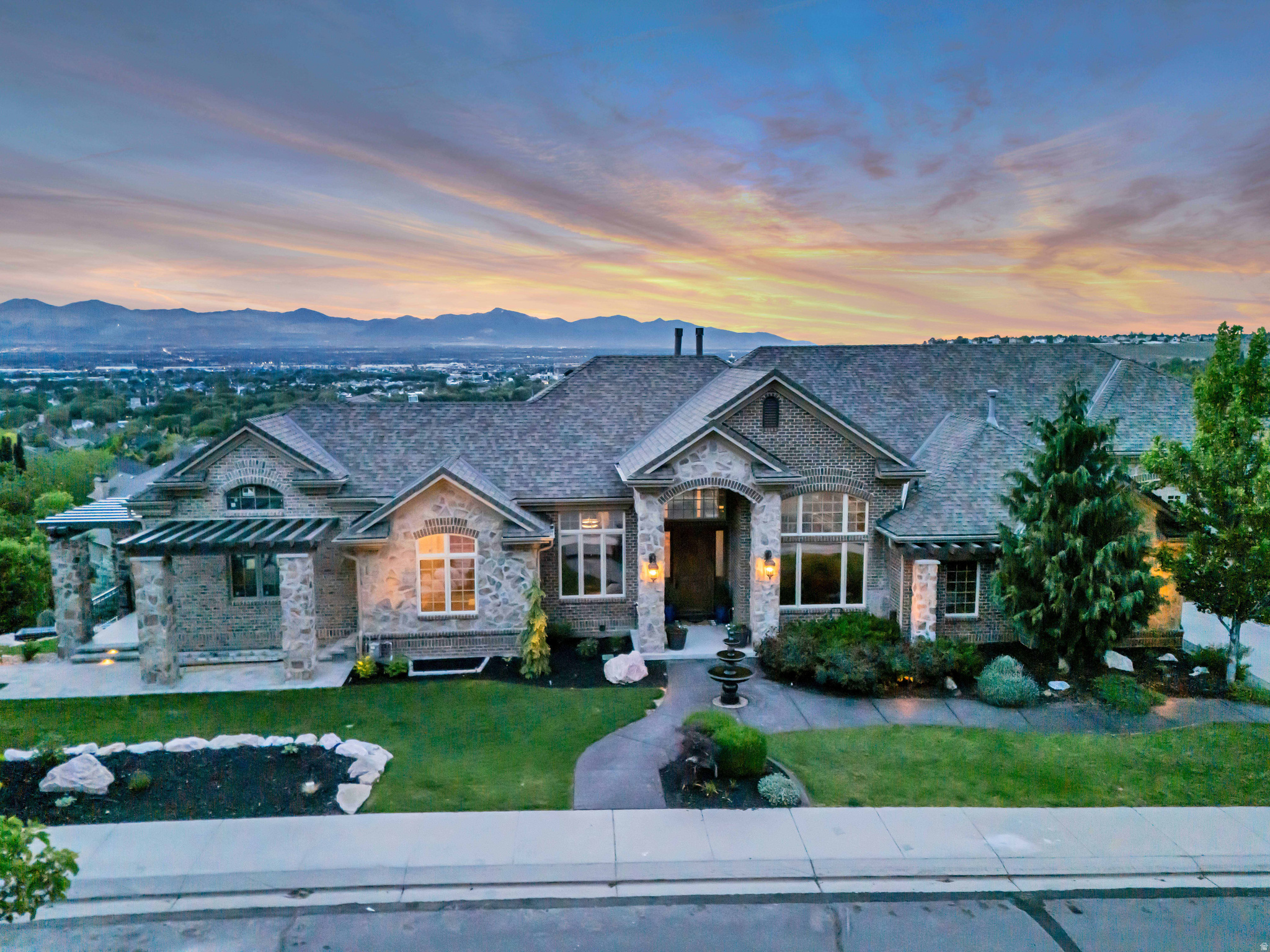 HICKORY RIDGE - Residential
