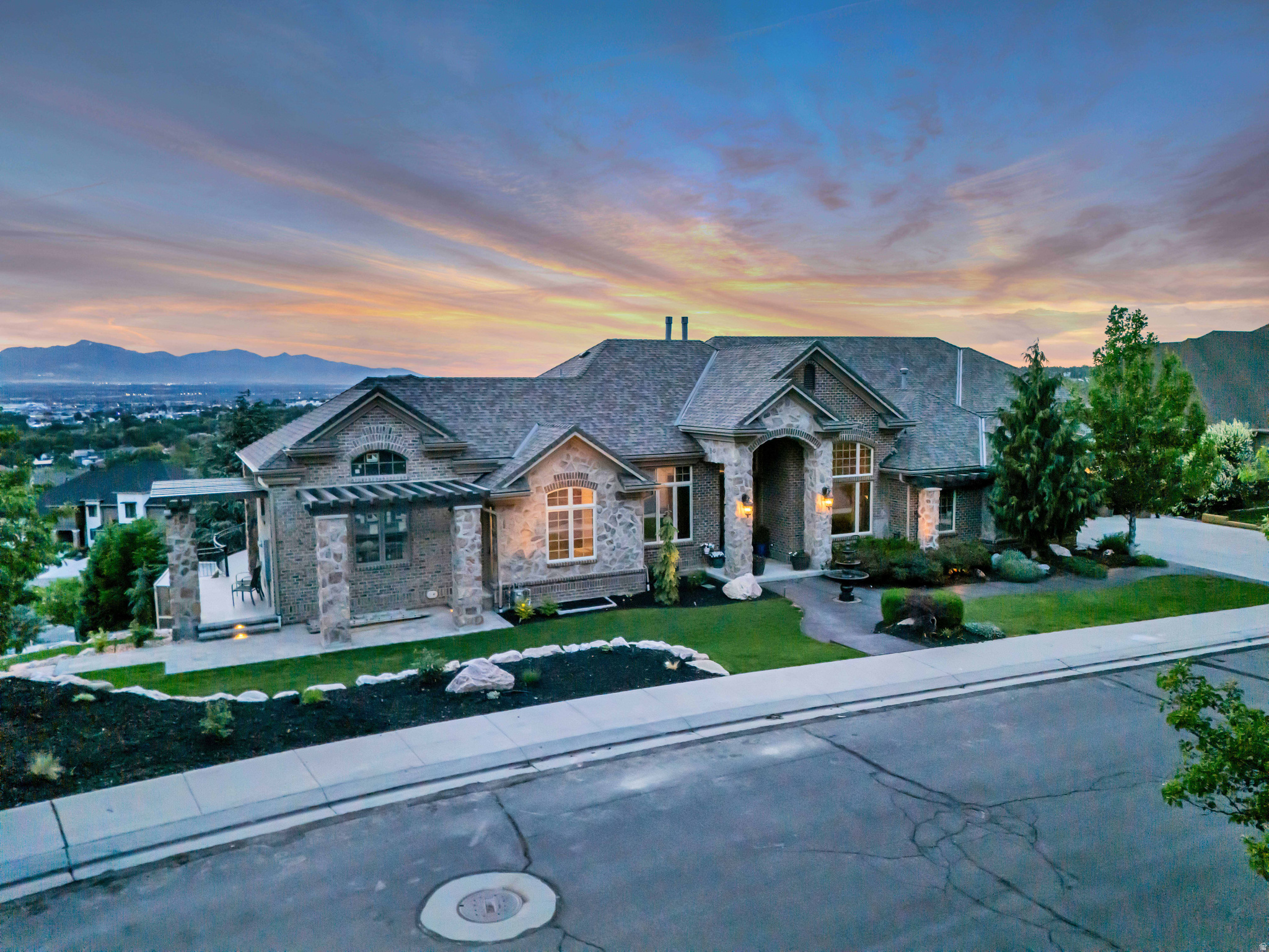 HICKORY RIDGE - Residential