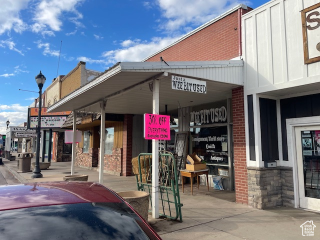 Prime Historic Downtown Location! Fantastic visibility with additional parking in back for employees and/or customers. Ideal for a retail shop, office, or small business looking to be in the heart of downtown with great exposure and convenience. Square footage figures are provided as a courtesy estimate only and were obtained from County.  Buyer is advised to obtain an independent measurement.