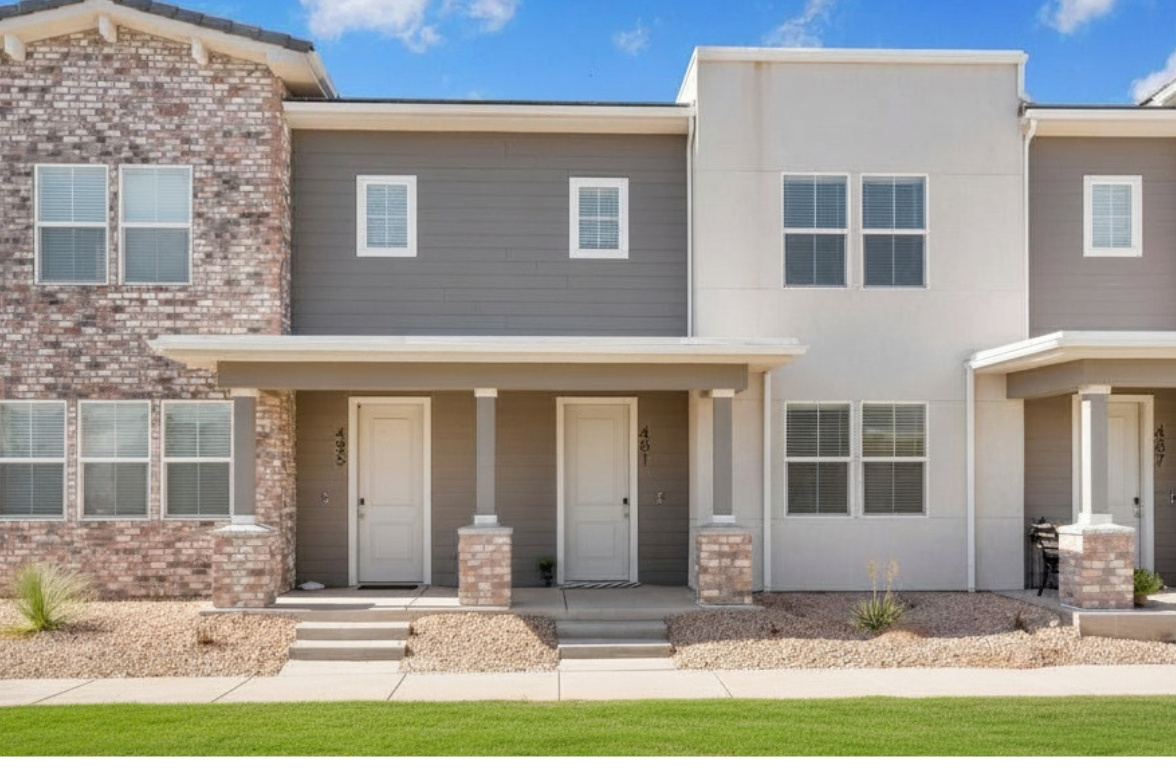 A practically new, Desert Color town home. Low-maintenance living with access to incredible community amenities.  Conveniently located near the St. George Regional Airport, shopping, dining, and more. Easy to show and ready to go.