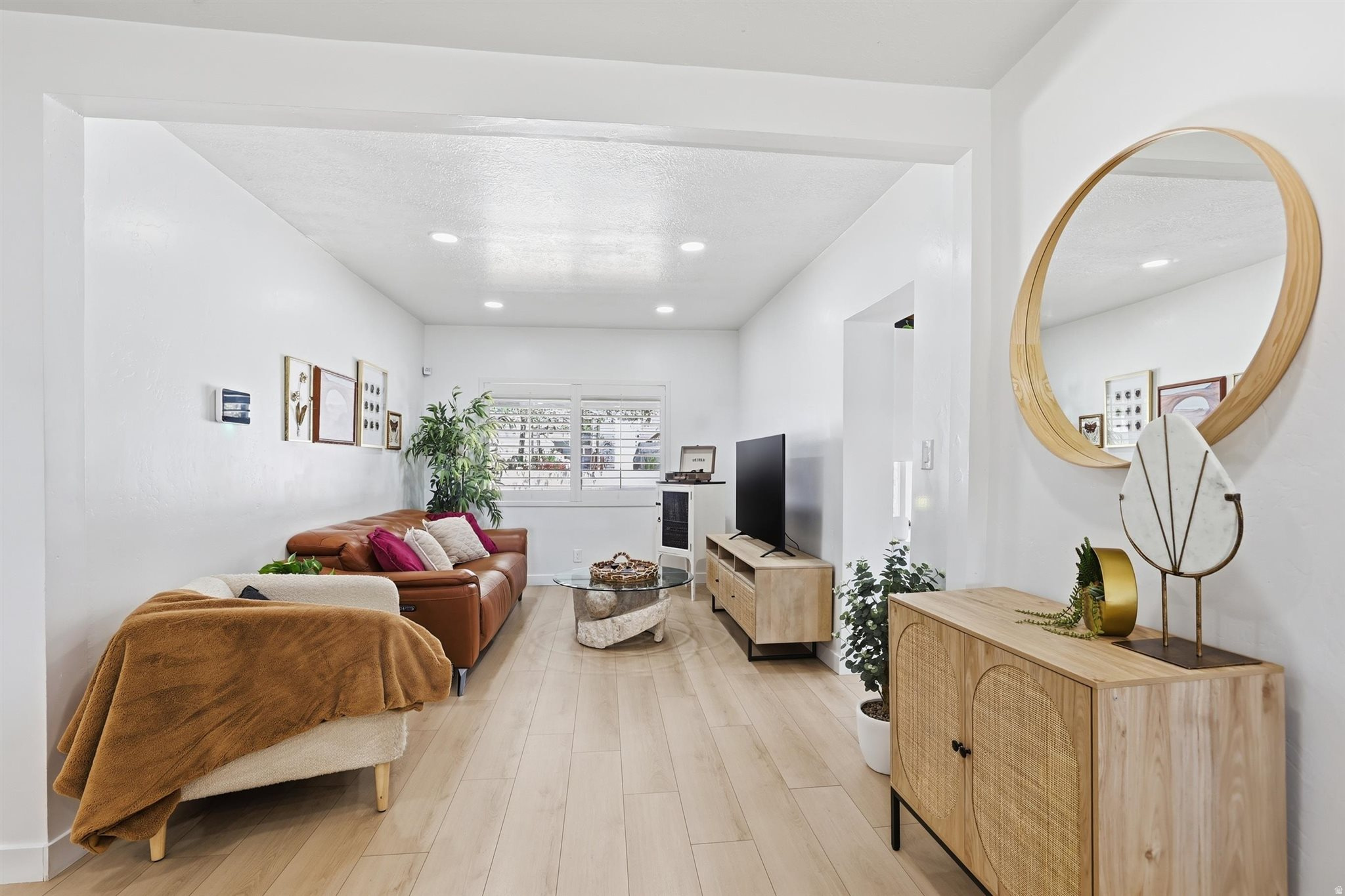 KRISTEN KOVE - Residential