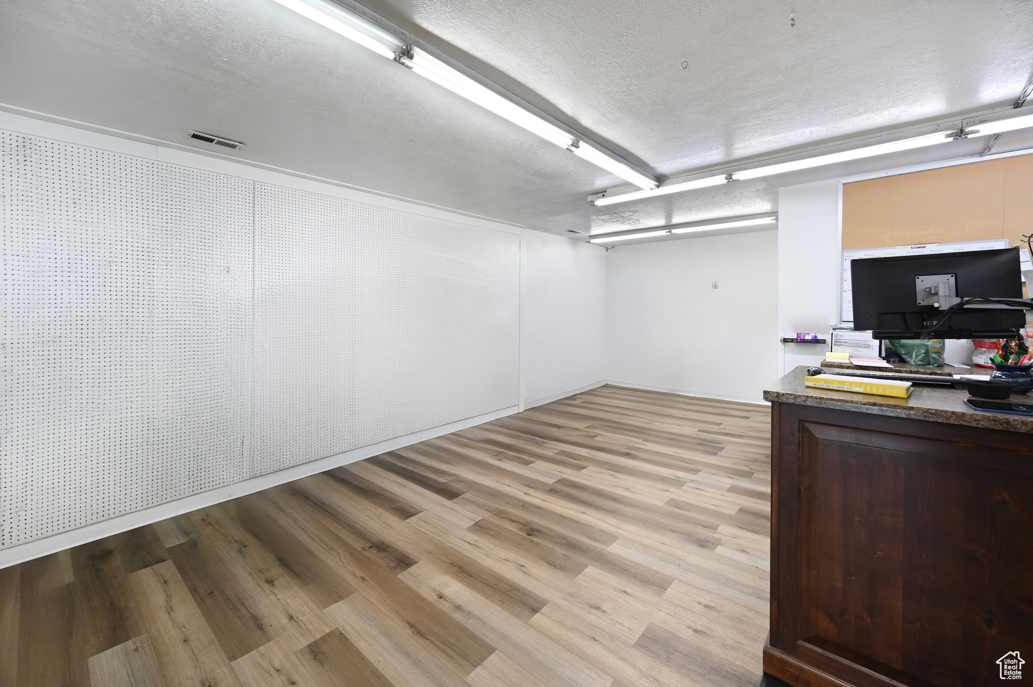 GUTKE SUBD - Commercial Sale