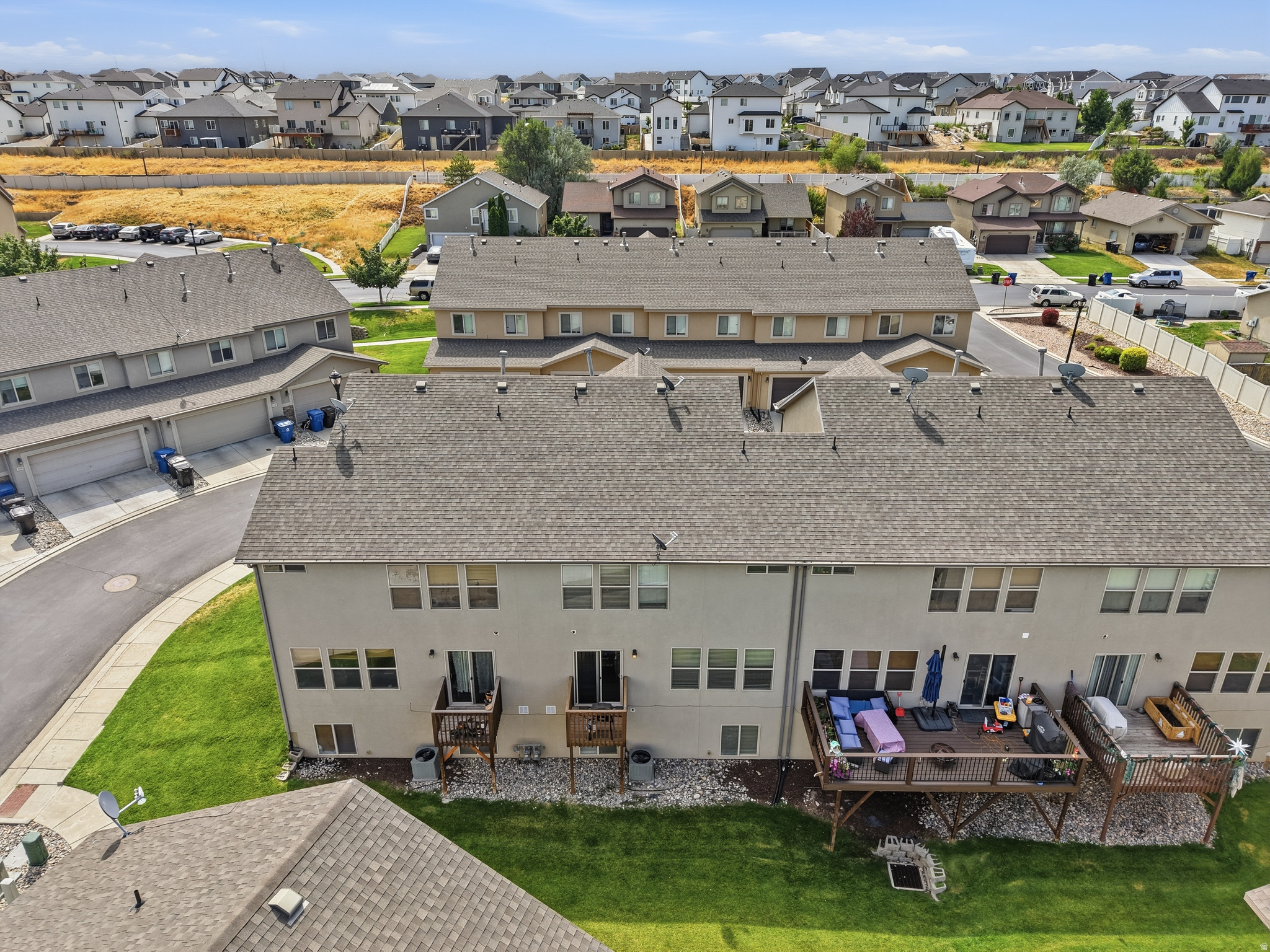WHISPERING WILLOW - Residential