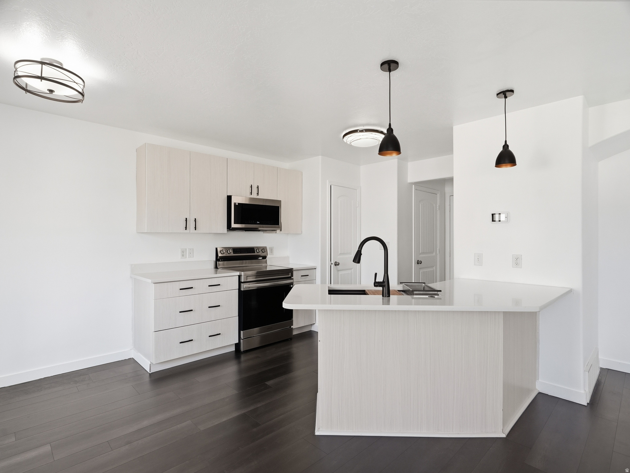WHISPERING WILLOW - Residential