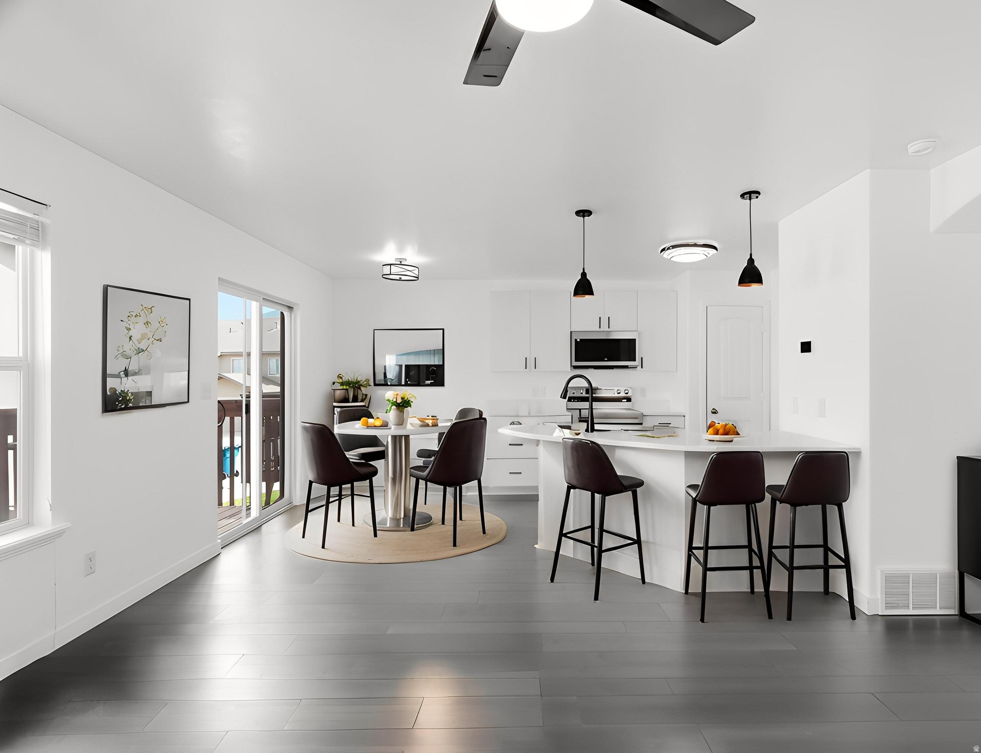 WHISPERING WILLOW - Residential