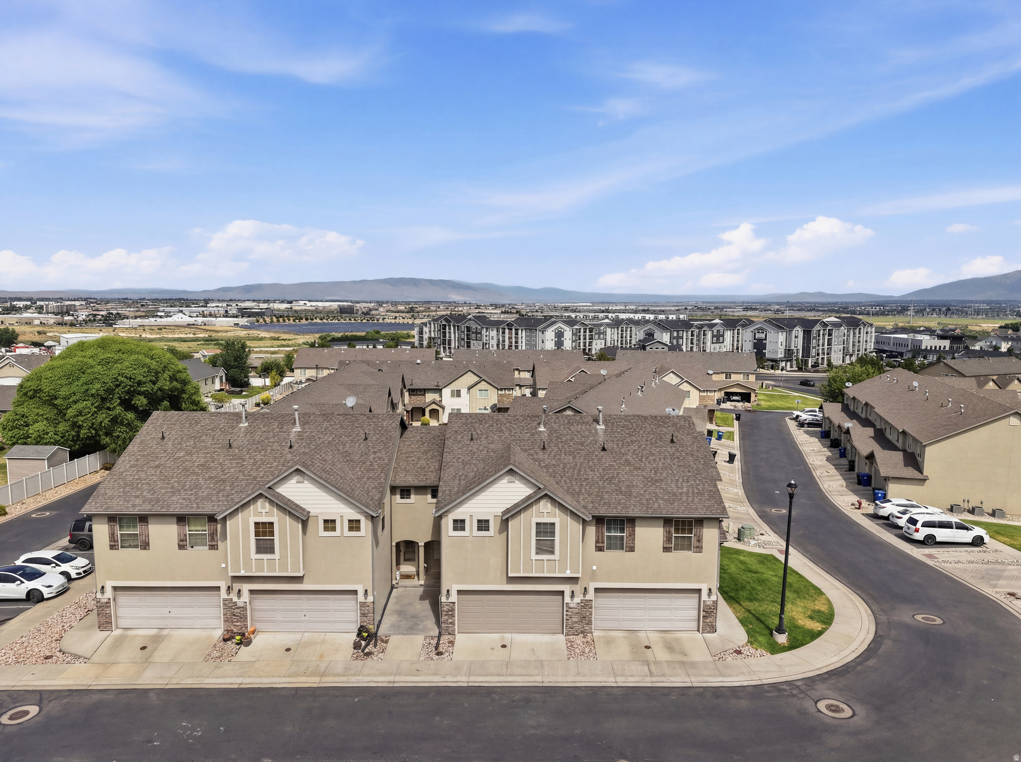 WHISPERING WILLOW - Residential
