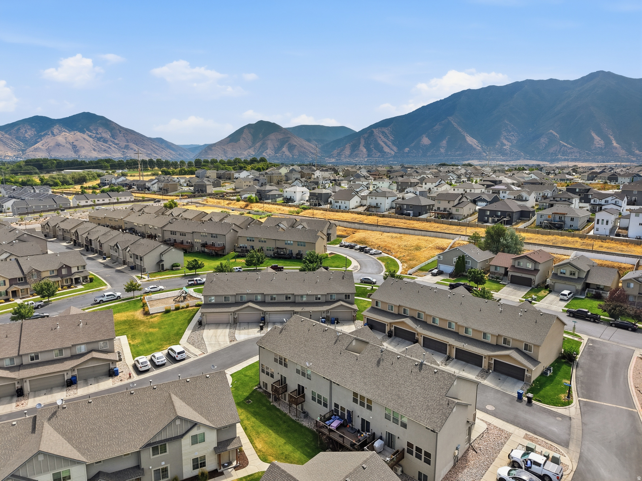 WHISPERING WILLOW - Residential