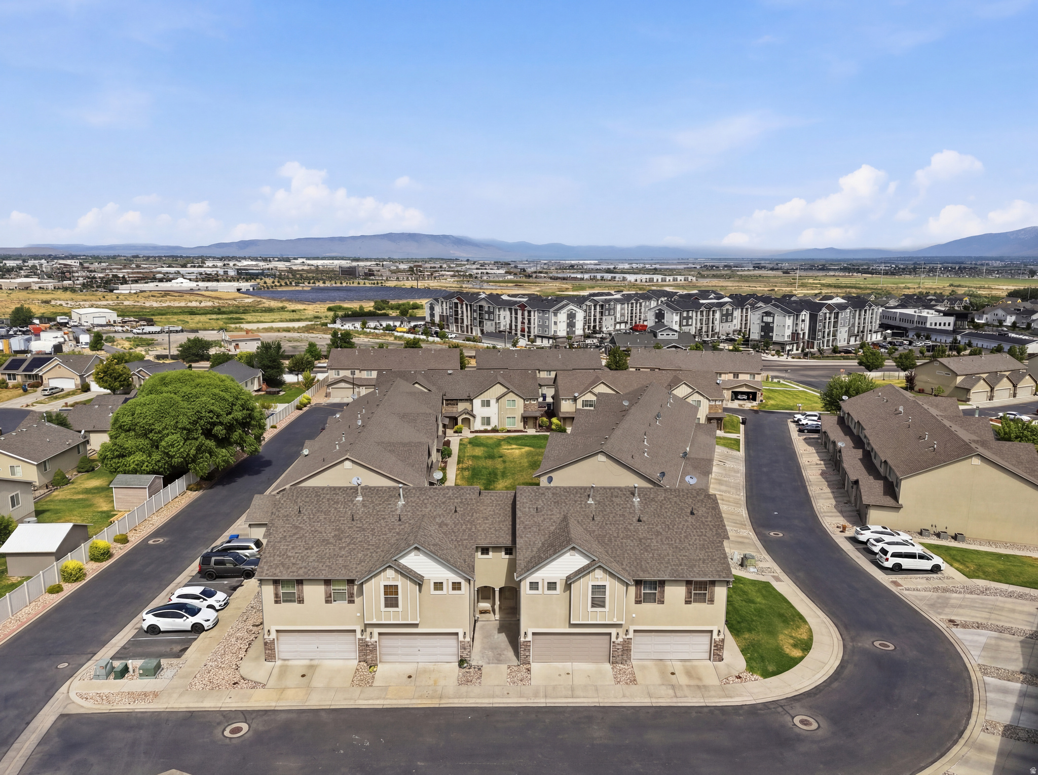 WHISPERING WILLOW - Residential