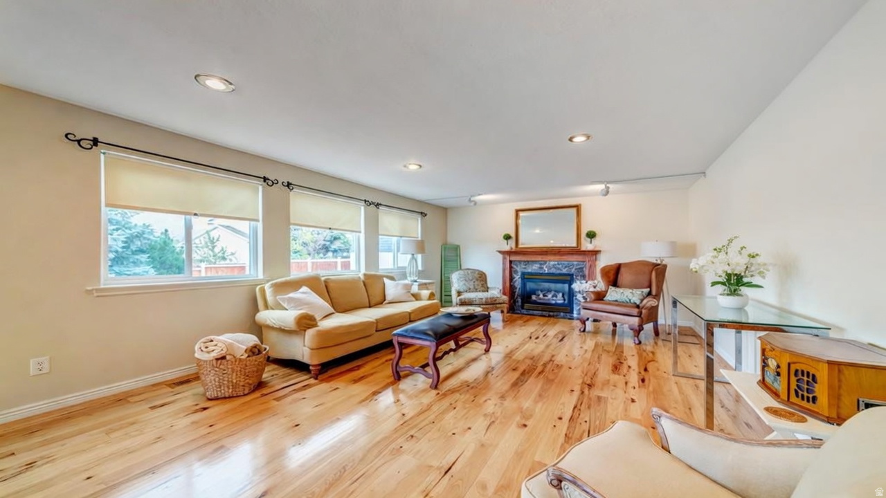 EASTRIDGE V - Residential