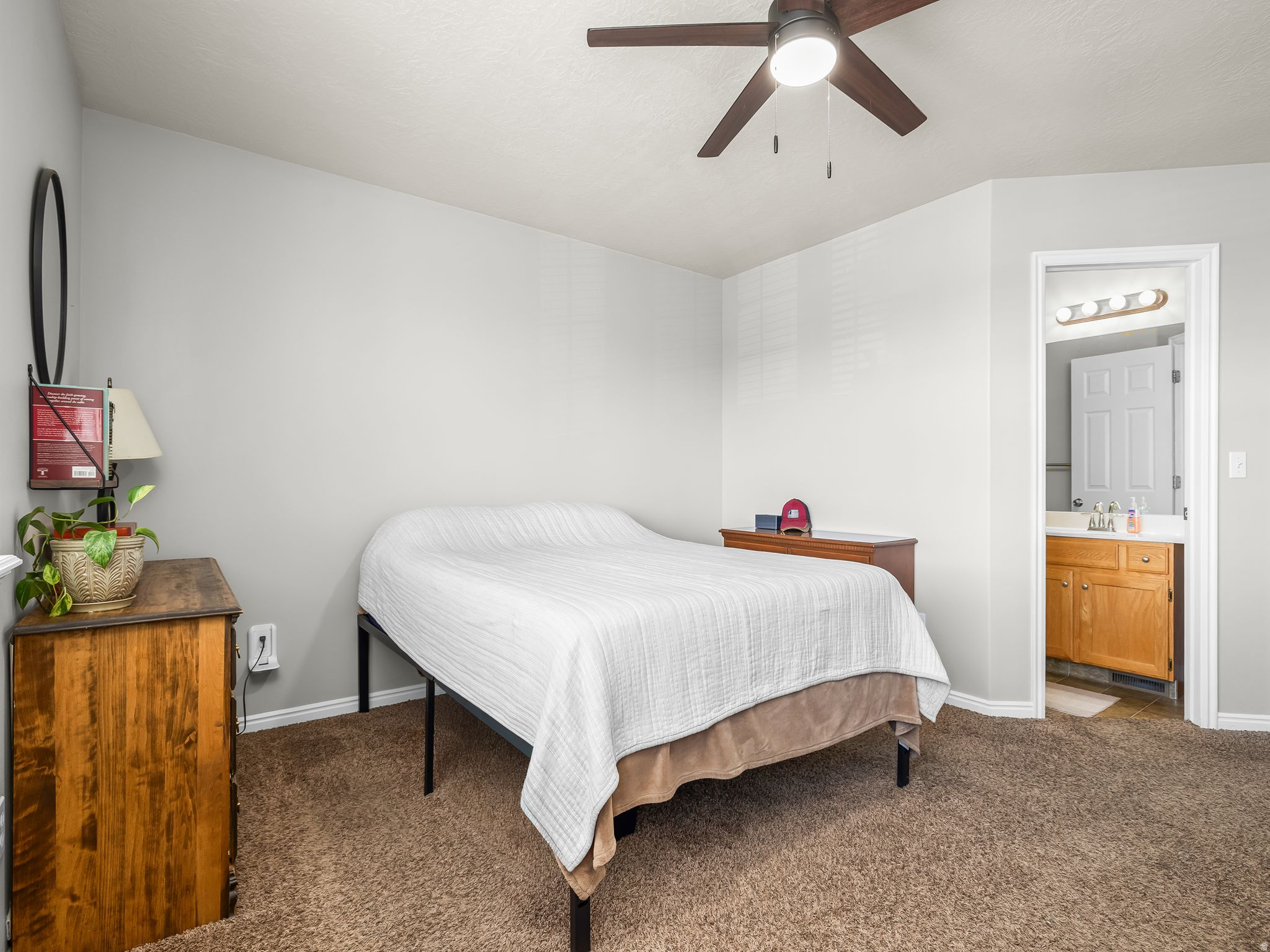 TOWNHOMES AT CAMELOT - Residential