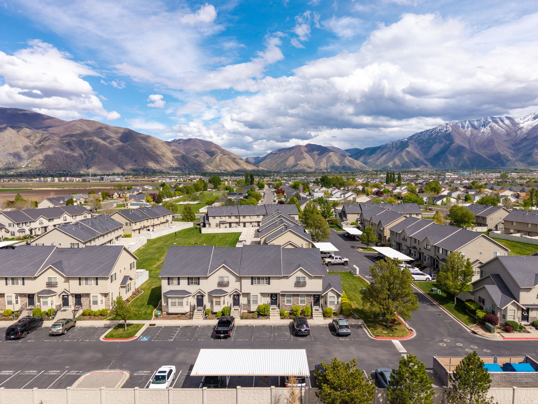TOWNHOMES AT CAMELOT - Residential