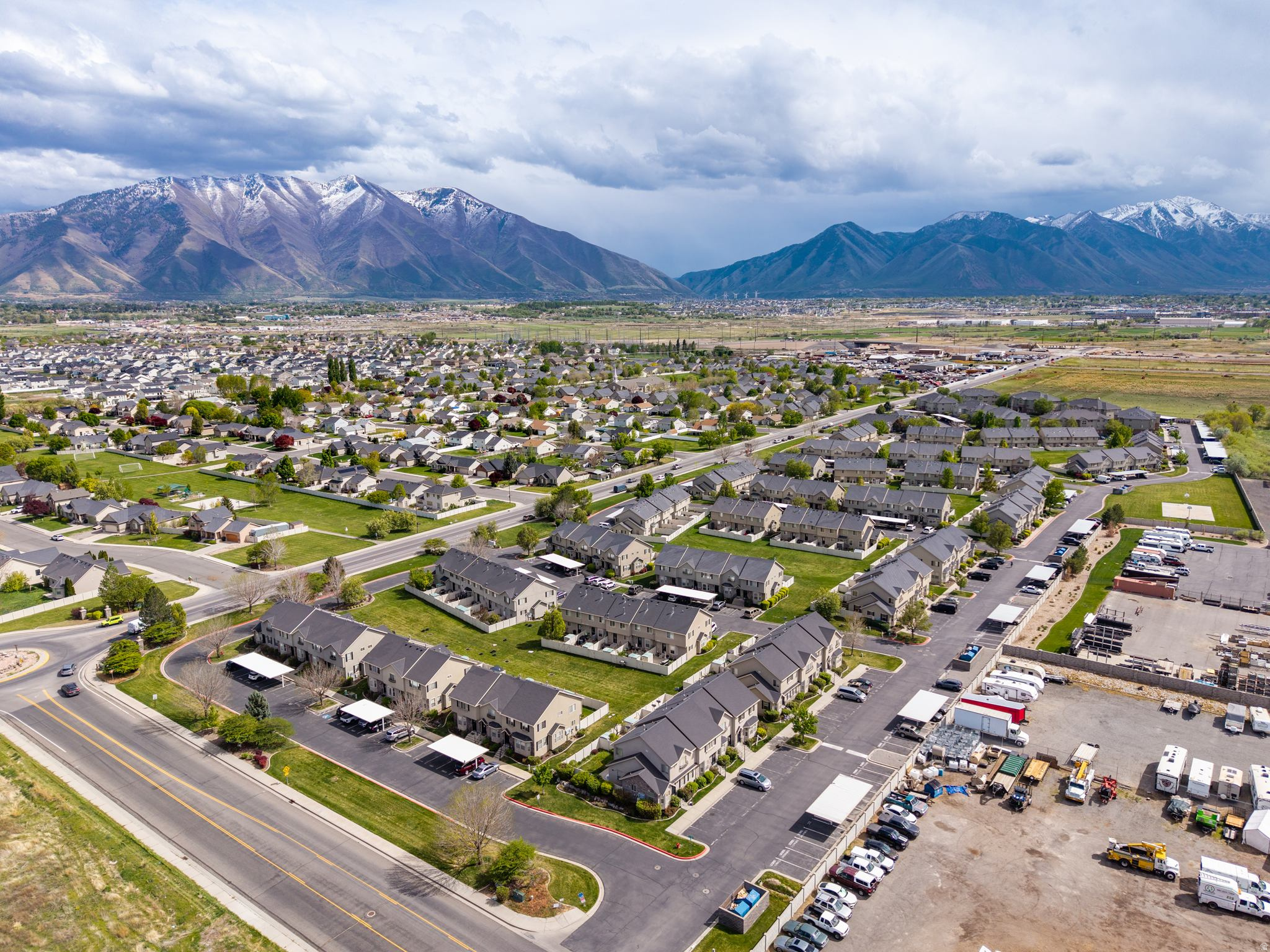 TOWNHOMES AT CAMELOT - Residential