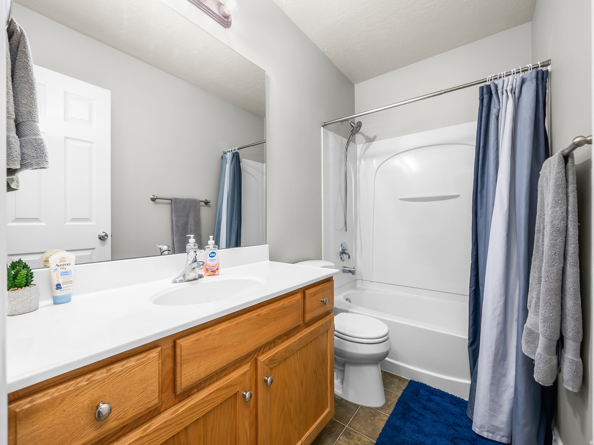 TOWNHOMES AT CAMELOT - Residential
