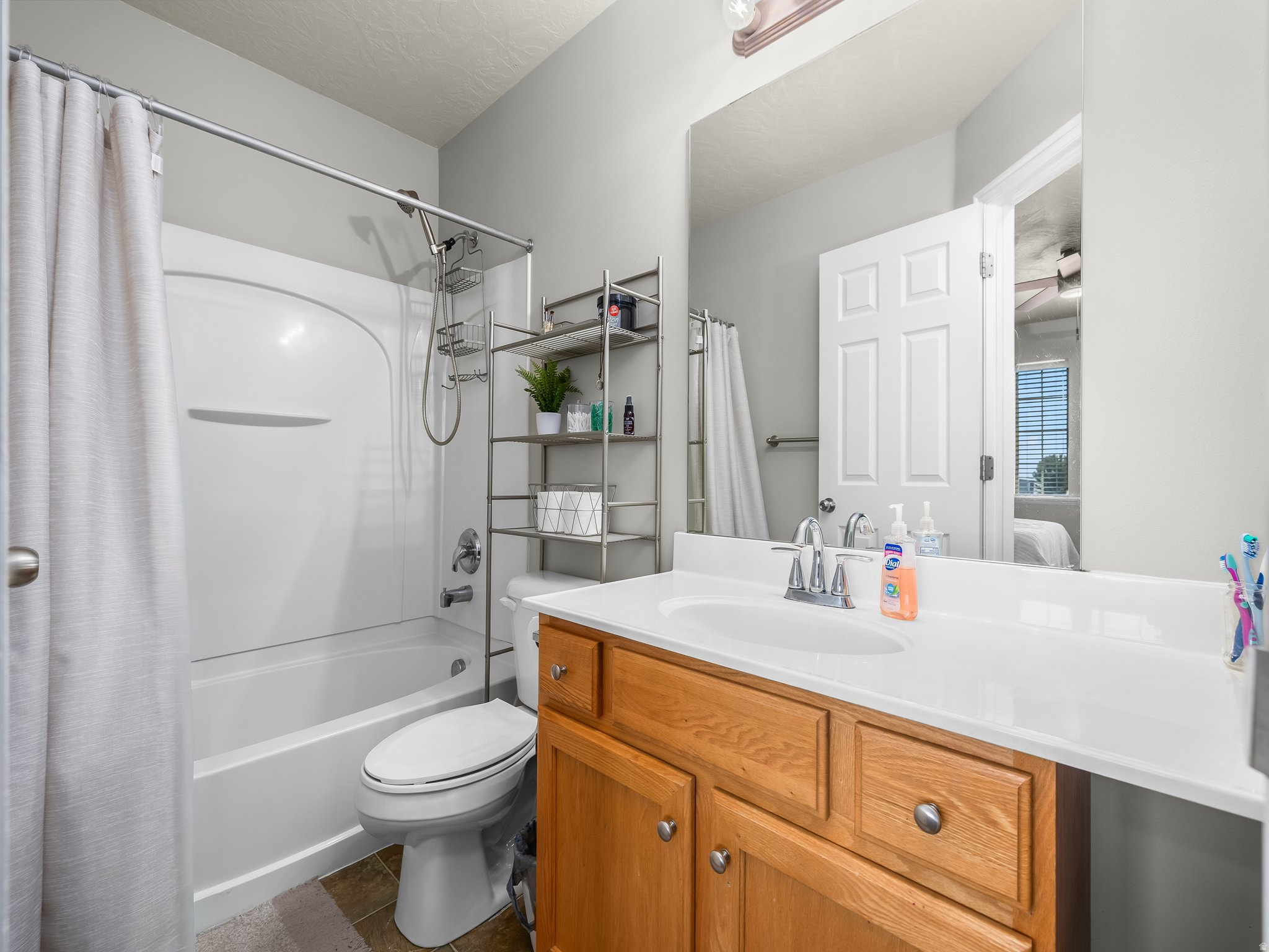 TOWNHOMES AT CAMELOT - Residential