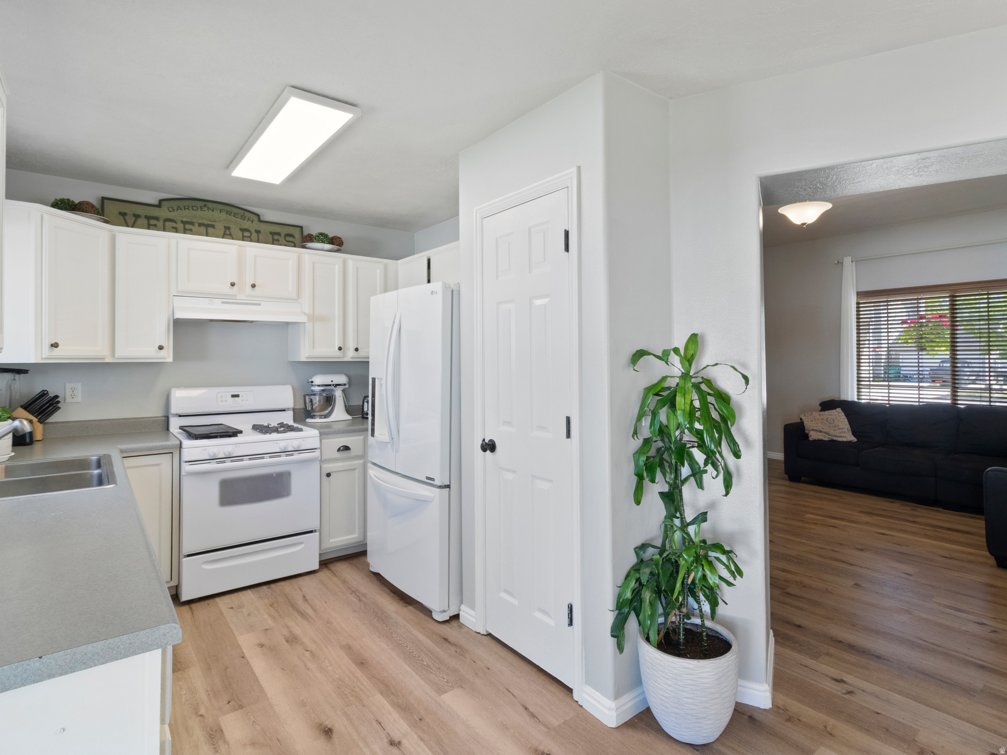 MEADOW CREEK VILLAGE - Residential