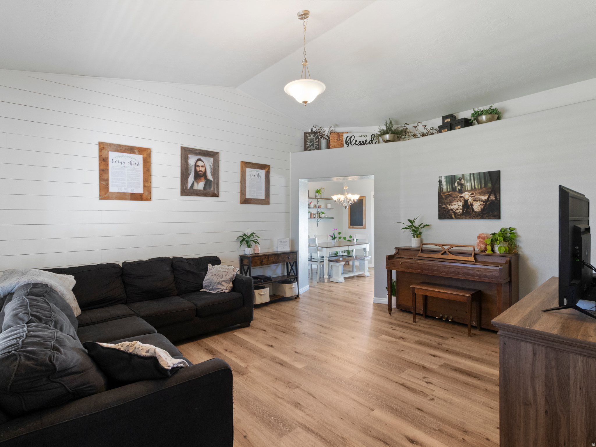 MEADOW CREEK VILLAGE - Residential