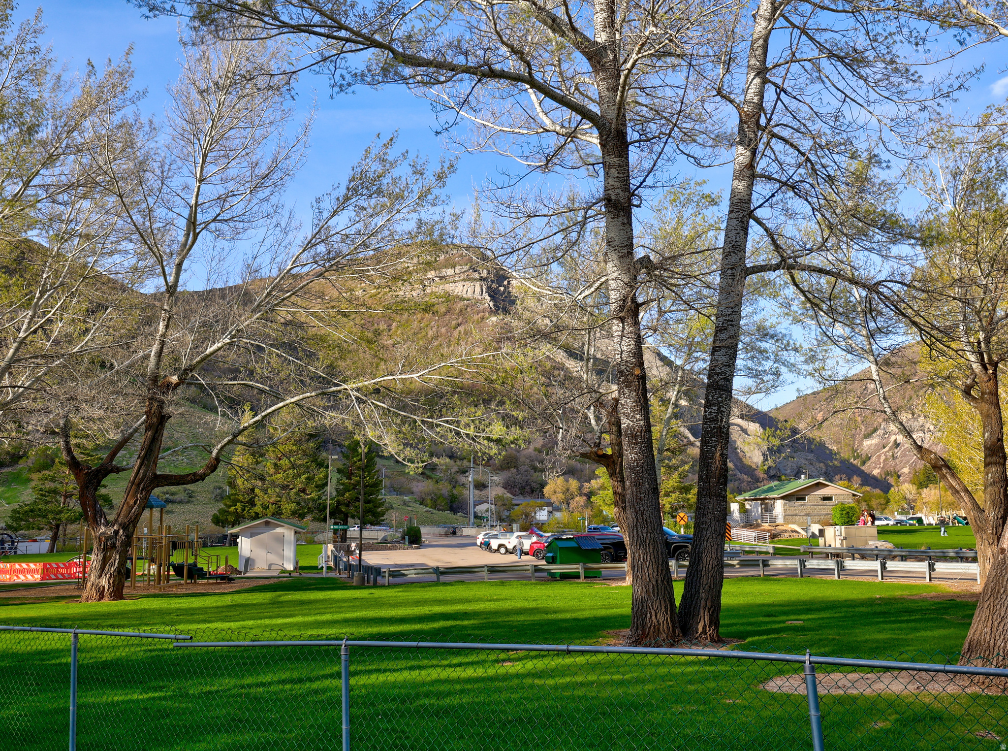 VIVIAN PARK - Residential