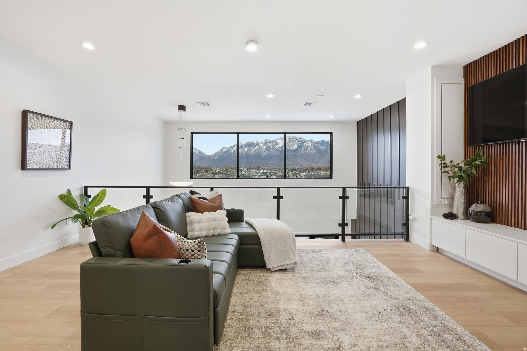 CLOVER RIDGE - Residential