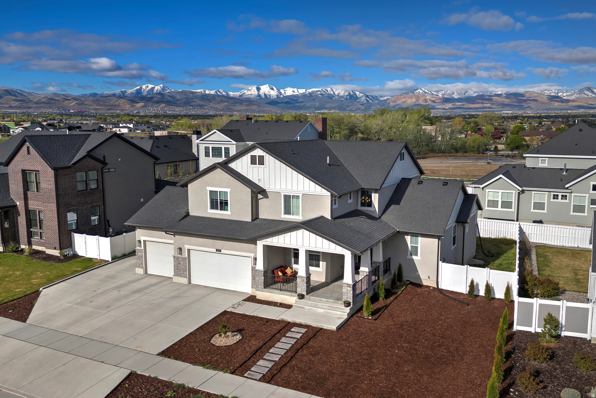 WILLOW CREEK - Residential