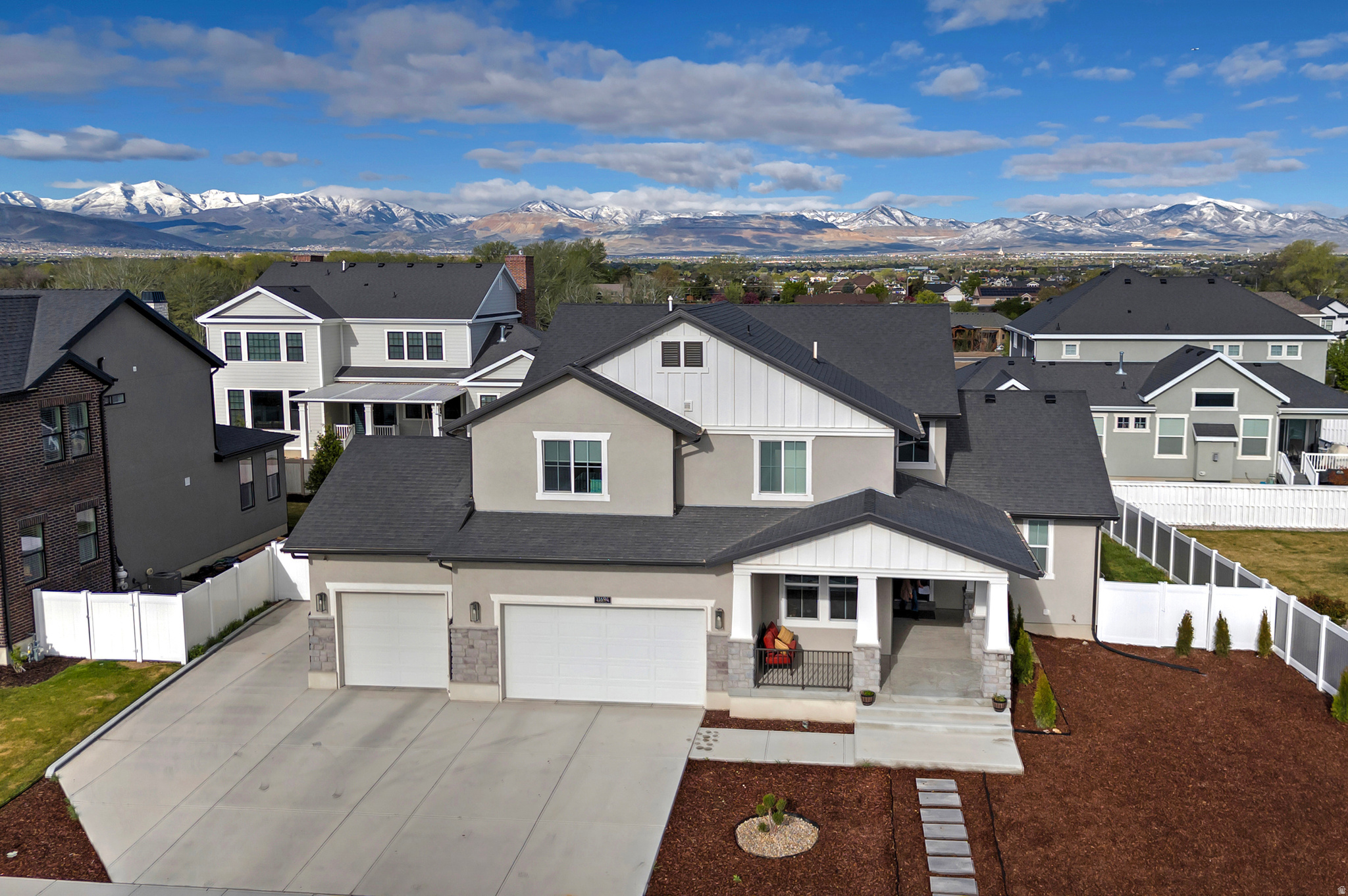 WILLOW CREEK - Residential
