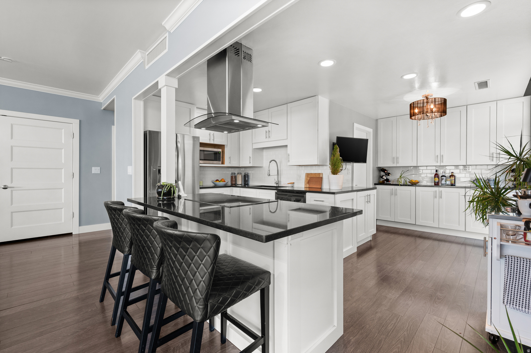 DONNER TOWERS - Residential
